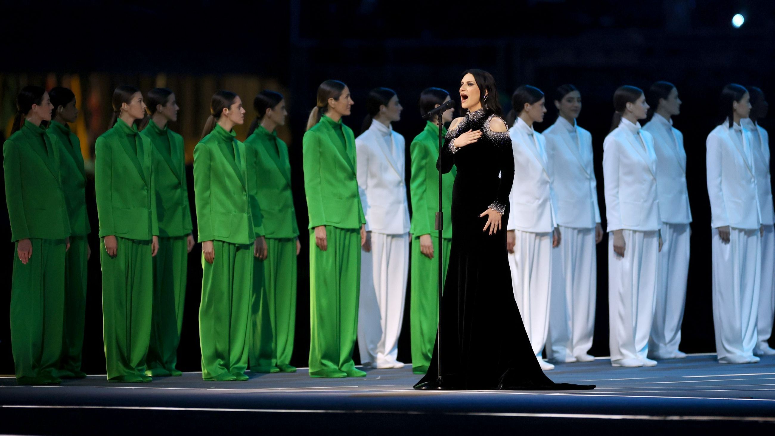 Laura Pausini durante la sua performance alla cerimonia di apertura di Milano Cortina 2026, Milano San Siro Olympic Stadium – Credits: Getty Images 