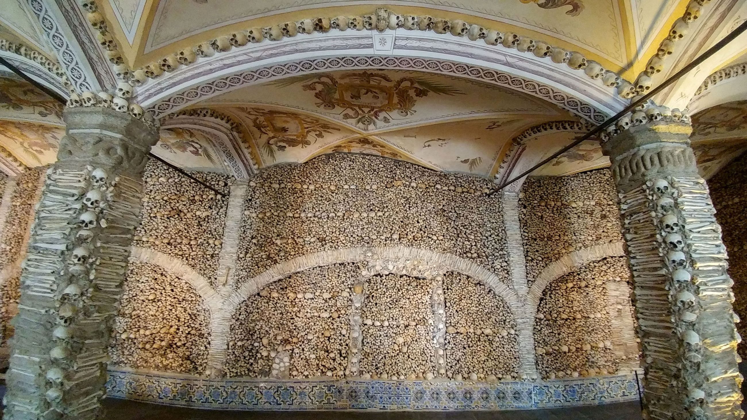 Capela dos Ossos a Évora - Credits Getty Images