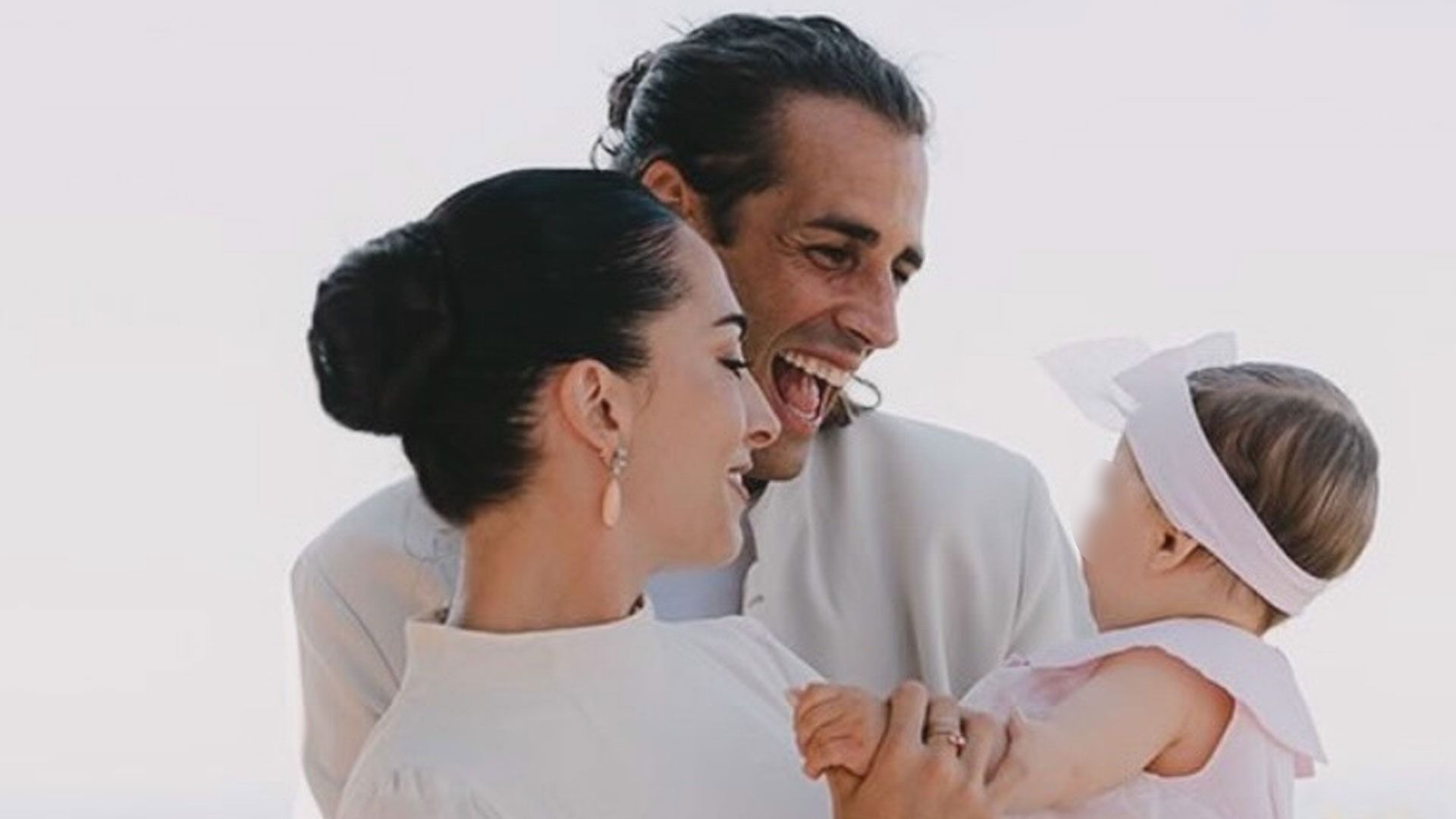 Gianmarco Tamberi e Chiara Bontempi durante il battesimo della piccola Camilla | Instagram: @bontempichiara