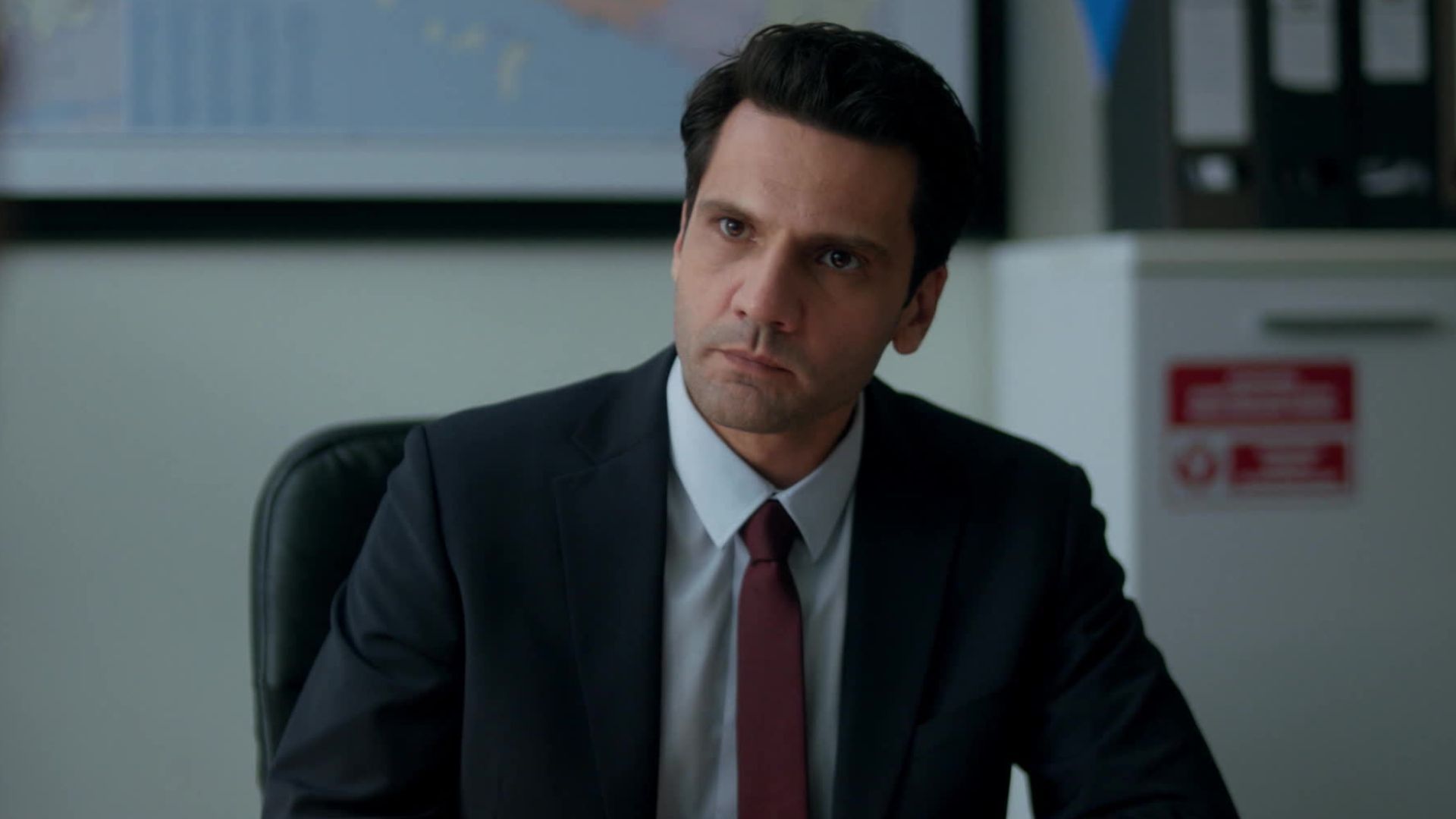 Ilgaz in una scena di Segreti di famiglia 3