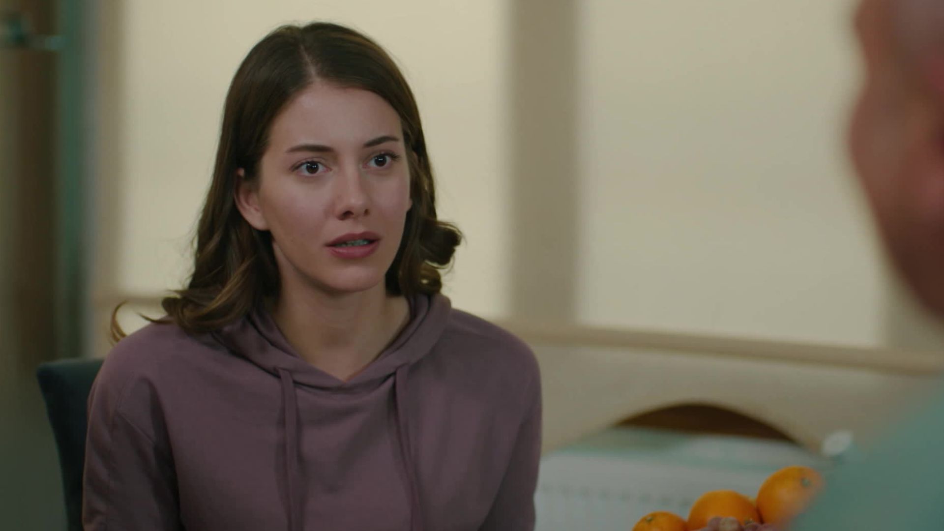 Beril Pozam (Idil) in una scena di Be My Sunshine