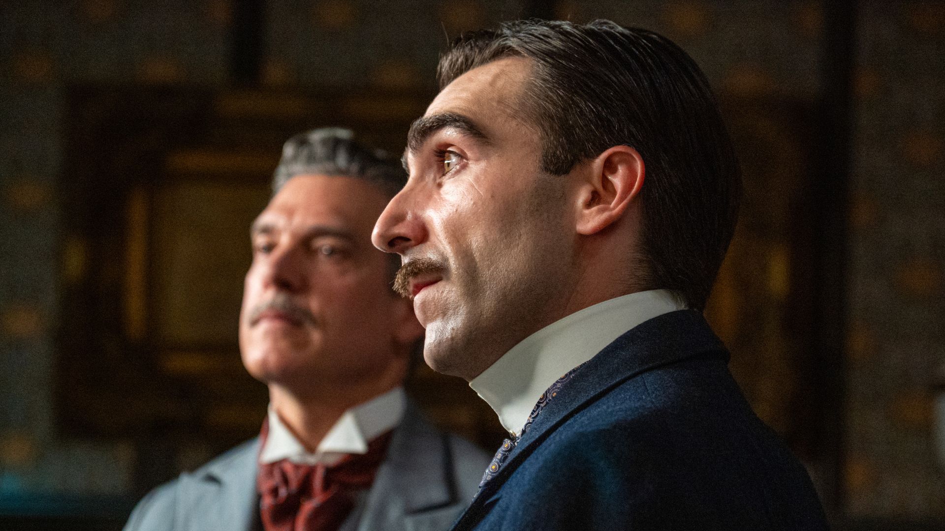 Javier Mora (Lisandro) e Guillermo Serrano (Lorenzo) in una scena di La Promessa