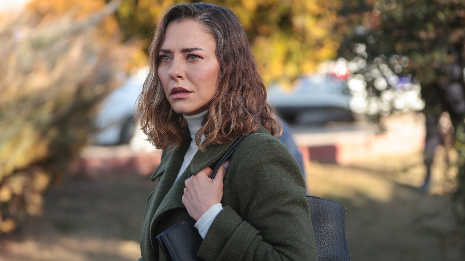 Ece Uslu (Sumru) in una scena de La notte nel cuore