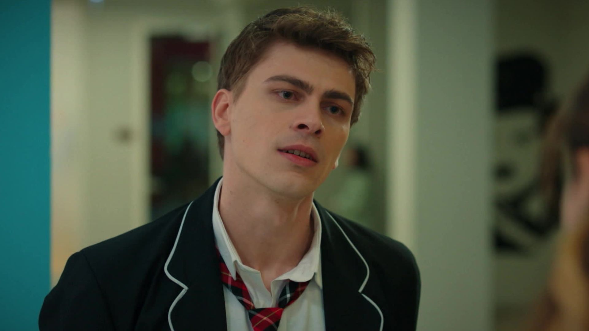 Enes Demirkapı (Emir) in una scena di Tutto per la mia famiglia 2
