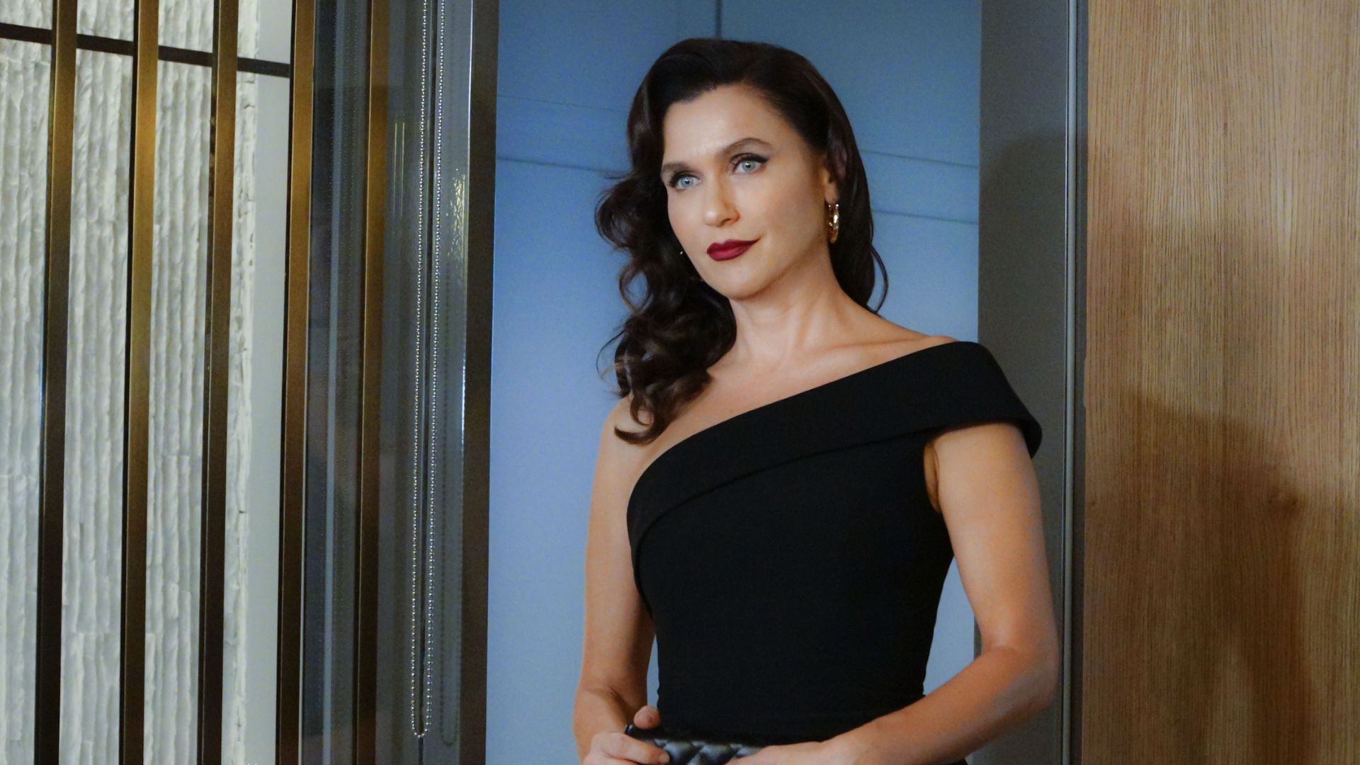 Sevval Sam (Ender) in una scena di Forbidden Fruit 3