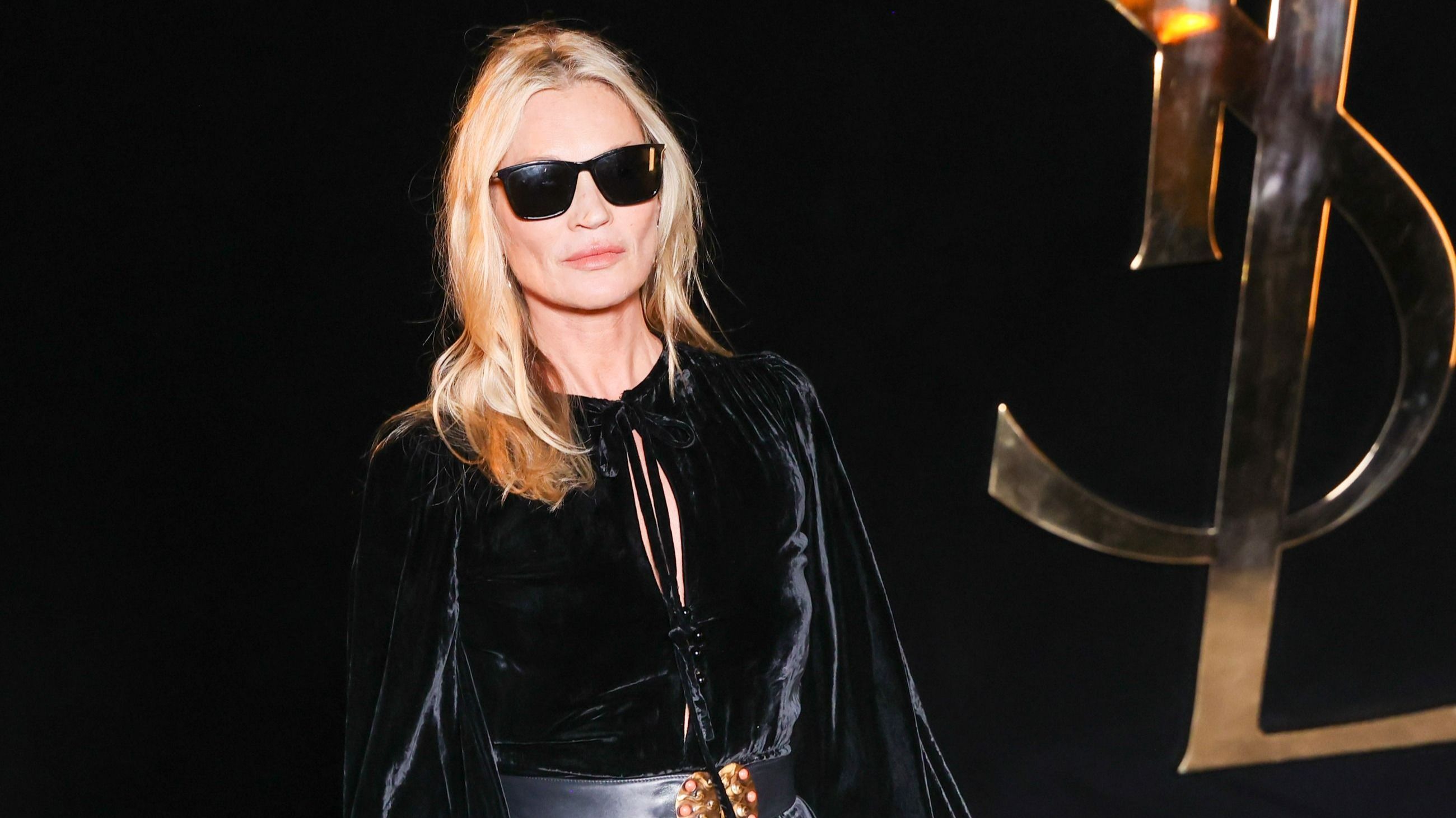 Kate Moss alla sfilata di Saint Laurent SS27 - Credits: Getty Images 
