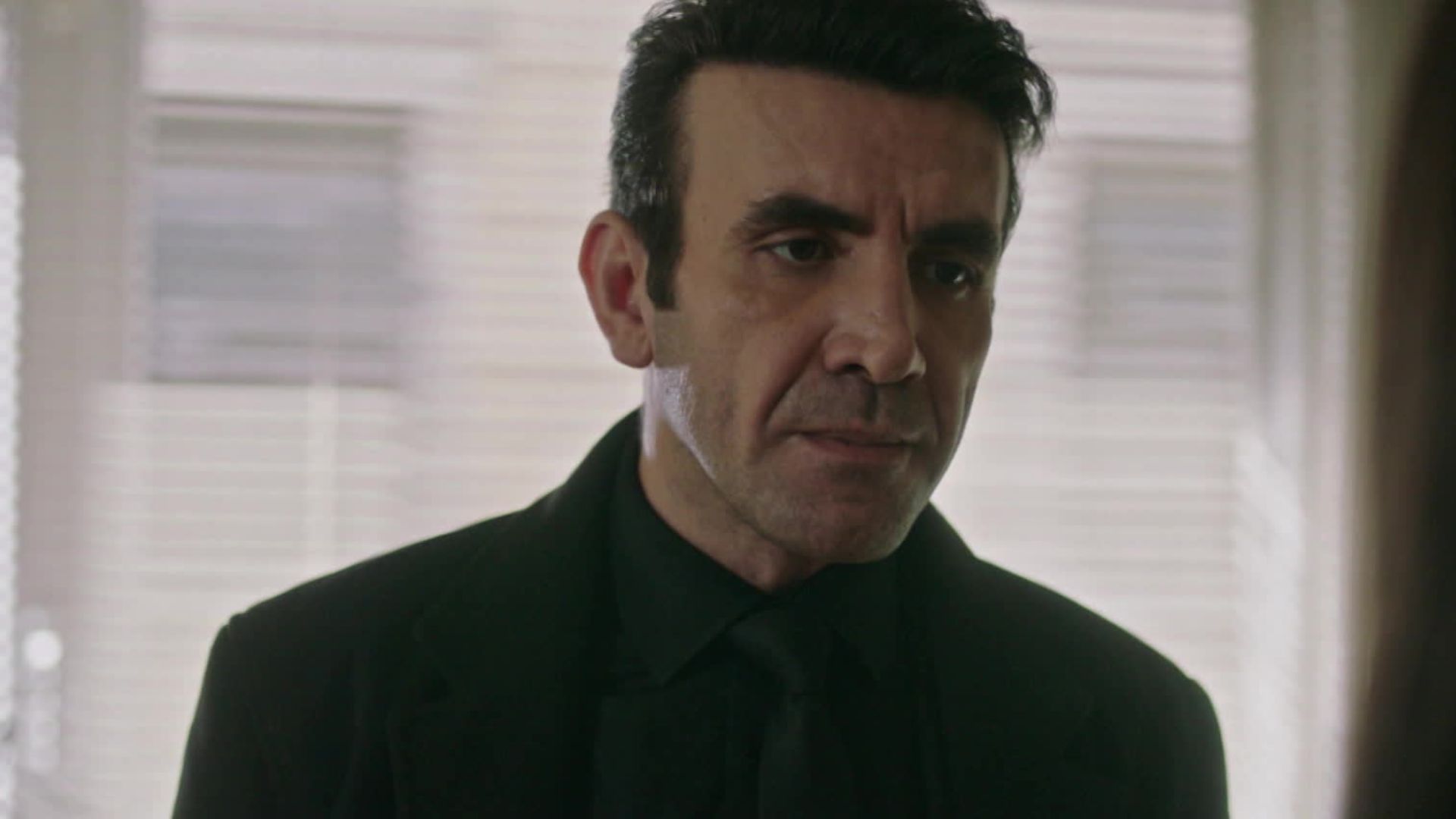 Mehmet Yilmaz Ak (Pars) in una scena di Segreti di famiglia 2