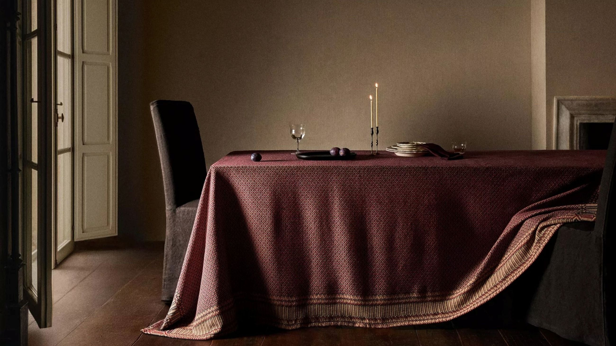 Tovaglia in cotone con motivo geometrico - Credits: Courtesy Zara Home