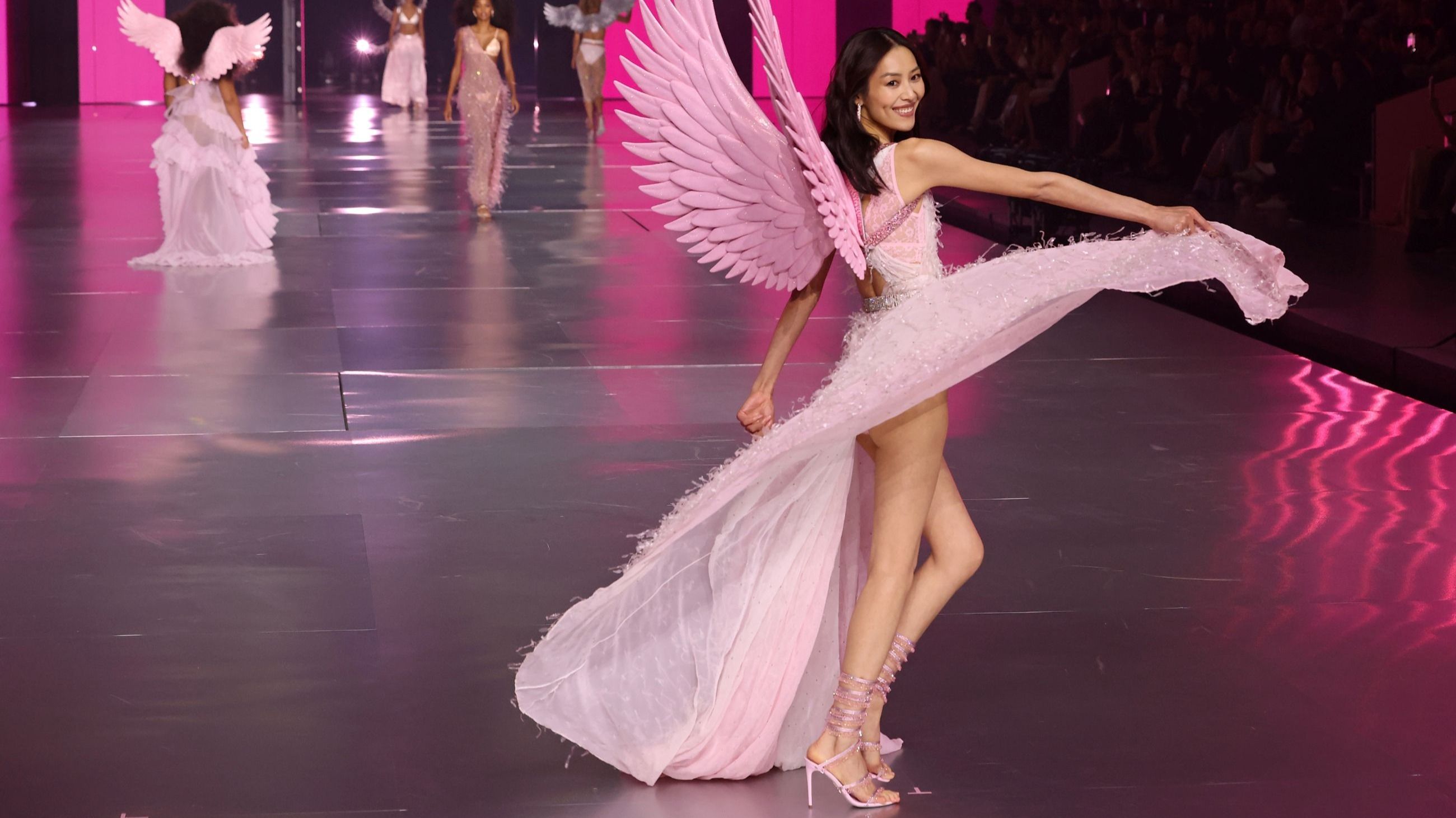 In passerella al Victoria’s Secret Fashion Show 2025. Credits: Getty Images

