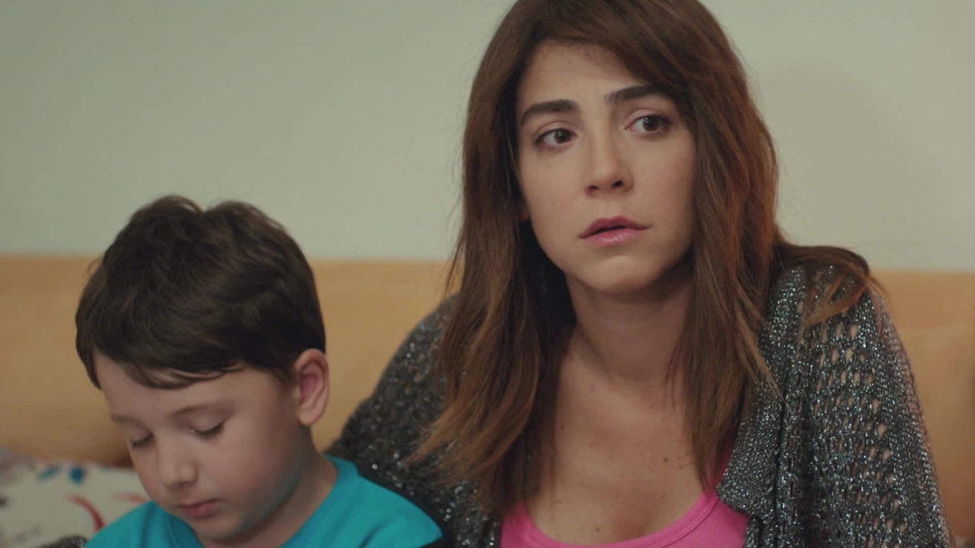 Arda e Ceyda in una scena de La forza di una donna 3