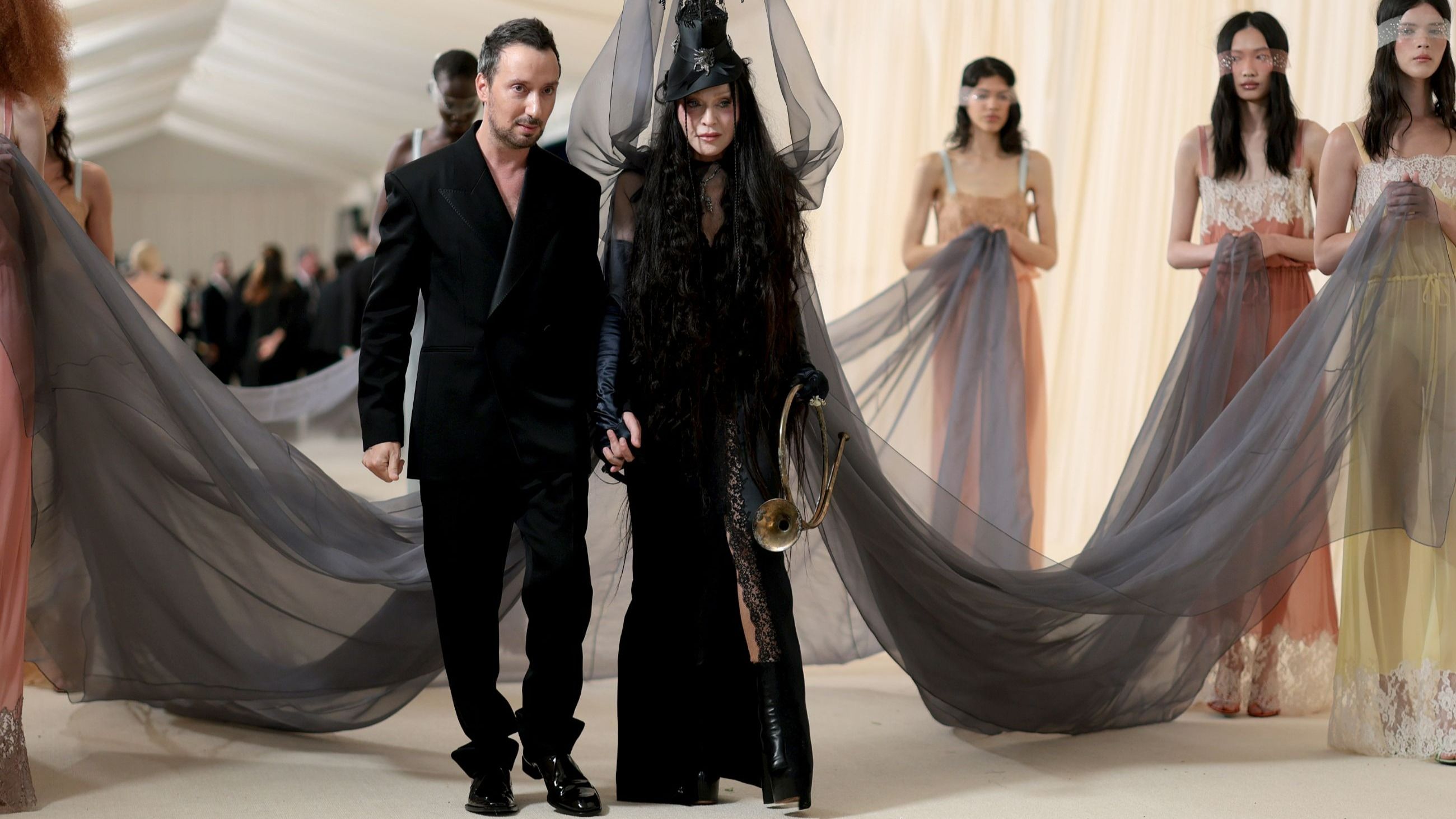 Anthony Vaccarello e Madonna al Met Gala 2026 - Credits Getty Images