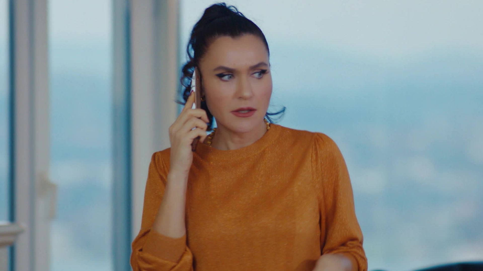 Sevval Sam (Ender) in una scena di Forbidden Fruit 4