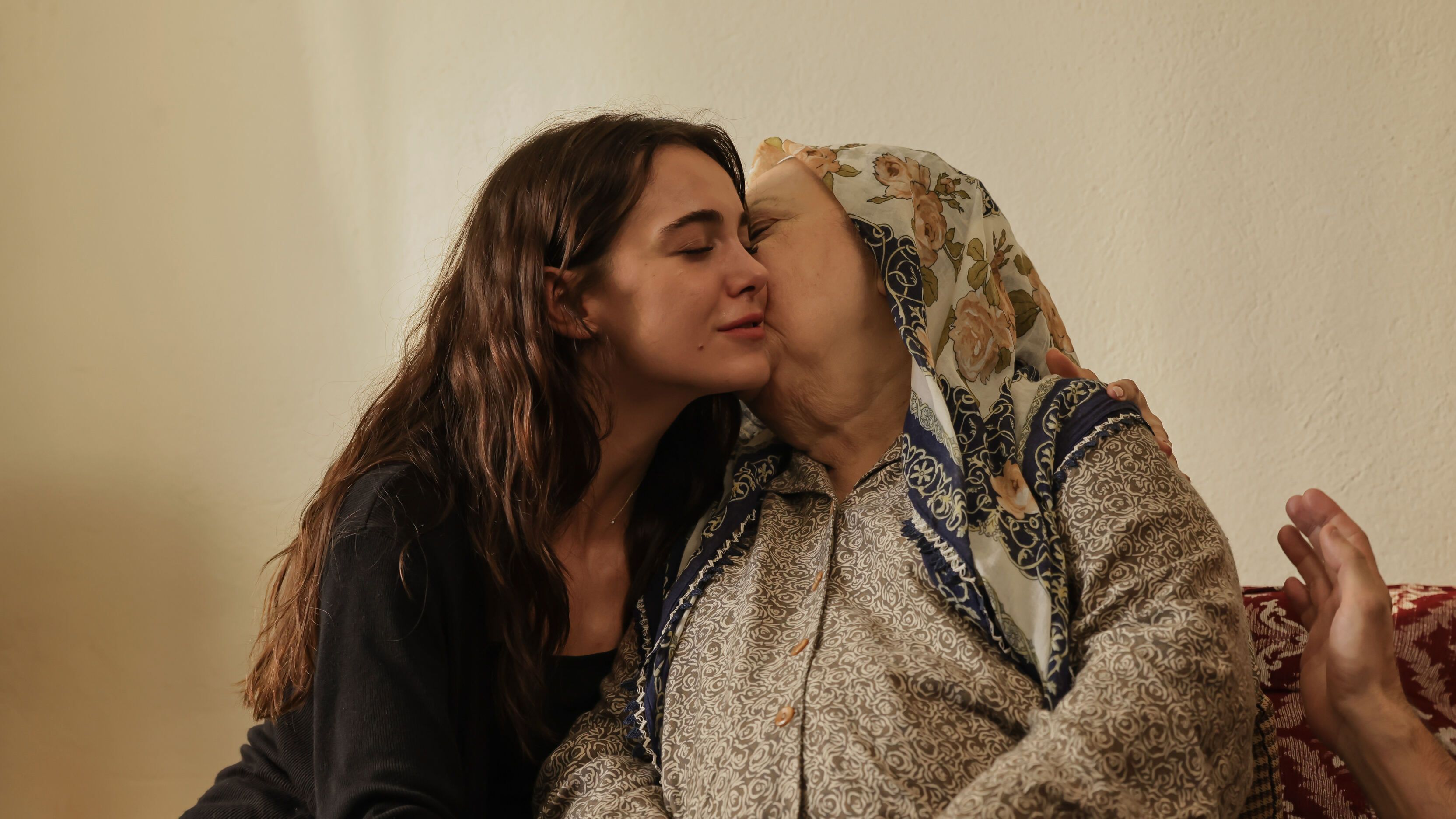 Hafsanur Sancaktutan (Melek) in una scena de La notte nel cuore 