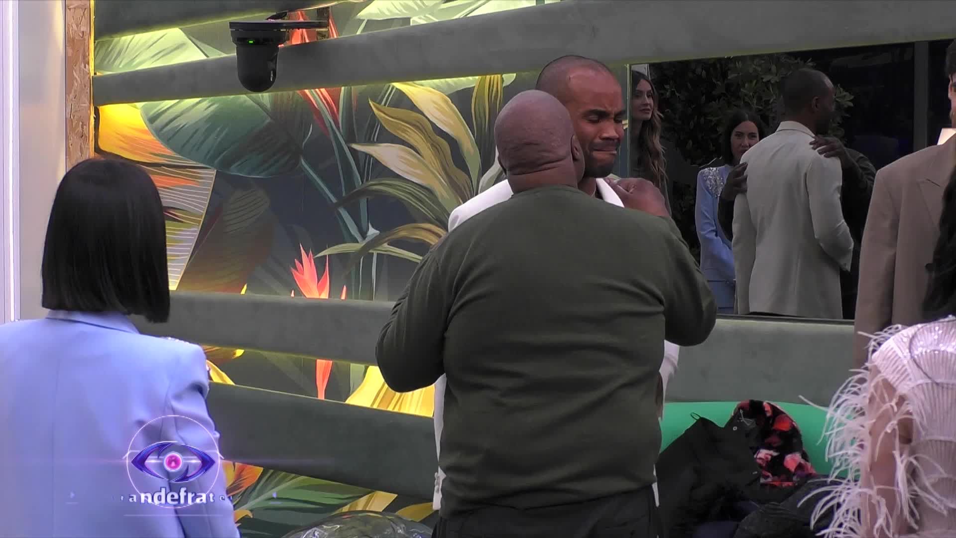 Maxime Mbanda riceve una sorpresa dal padre Luwa