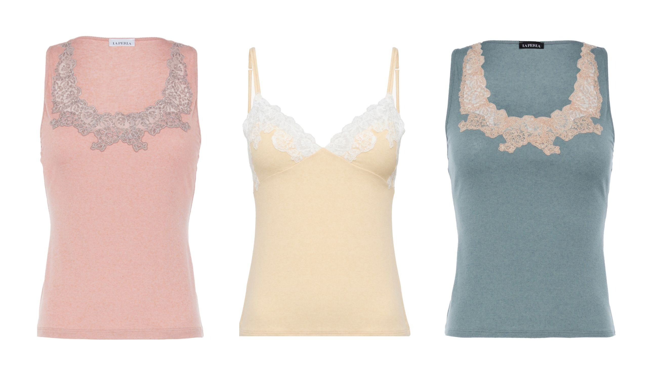 Alcuni modelli di canotte firmate La Perla, con spalline ampie e sottili e ricami a frastaglio, nelle nuances blush clay, halo e blu – Credits: www.laperla.it