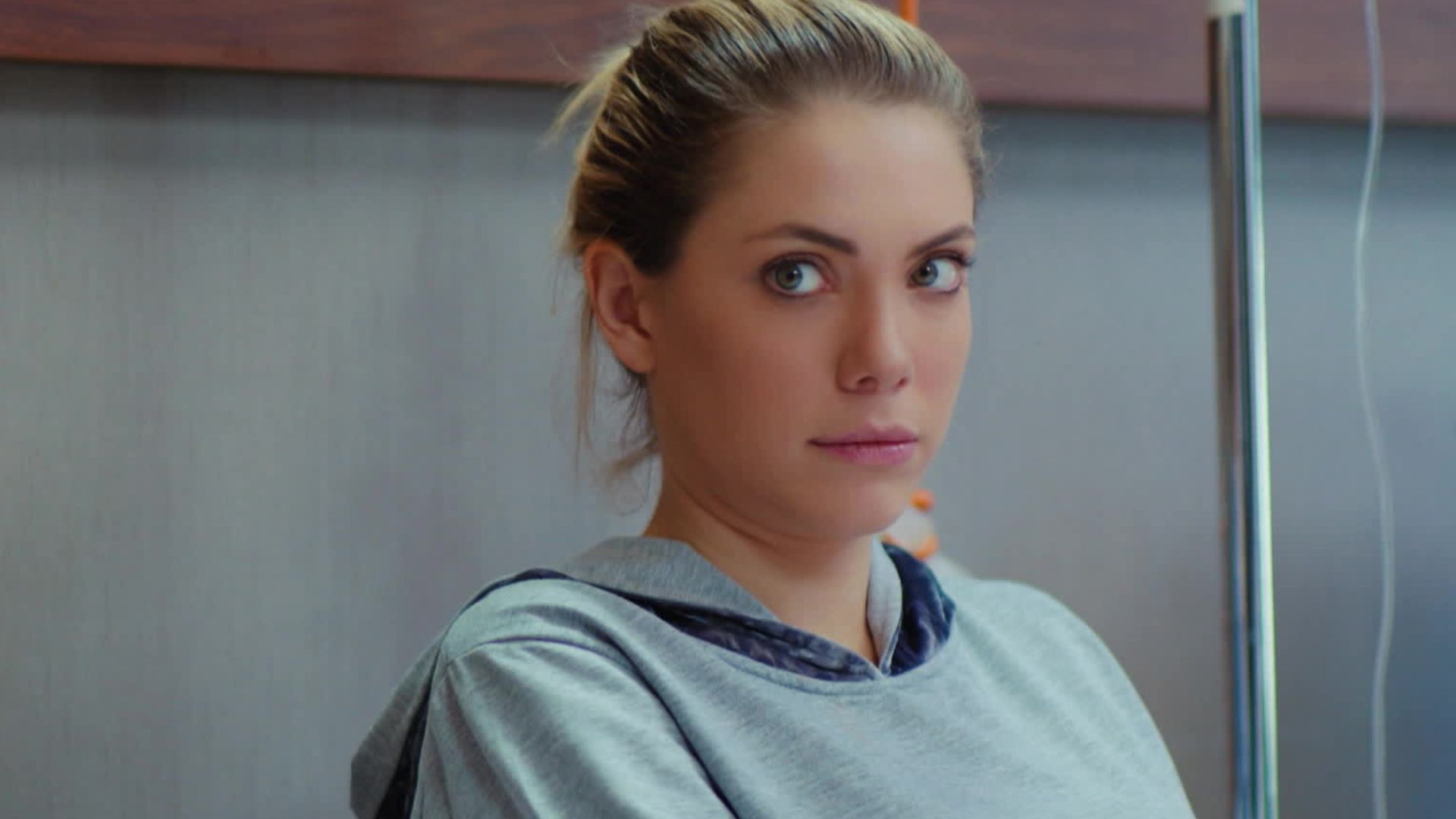 Yildiz in una scena di Forbidden Fruit 3