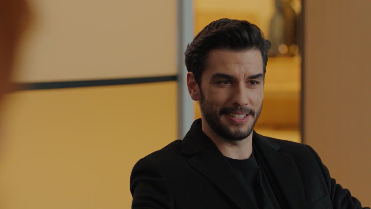 Behram in una scena di Tradimento