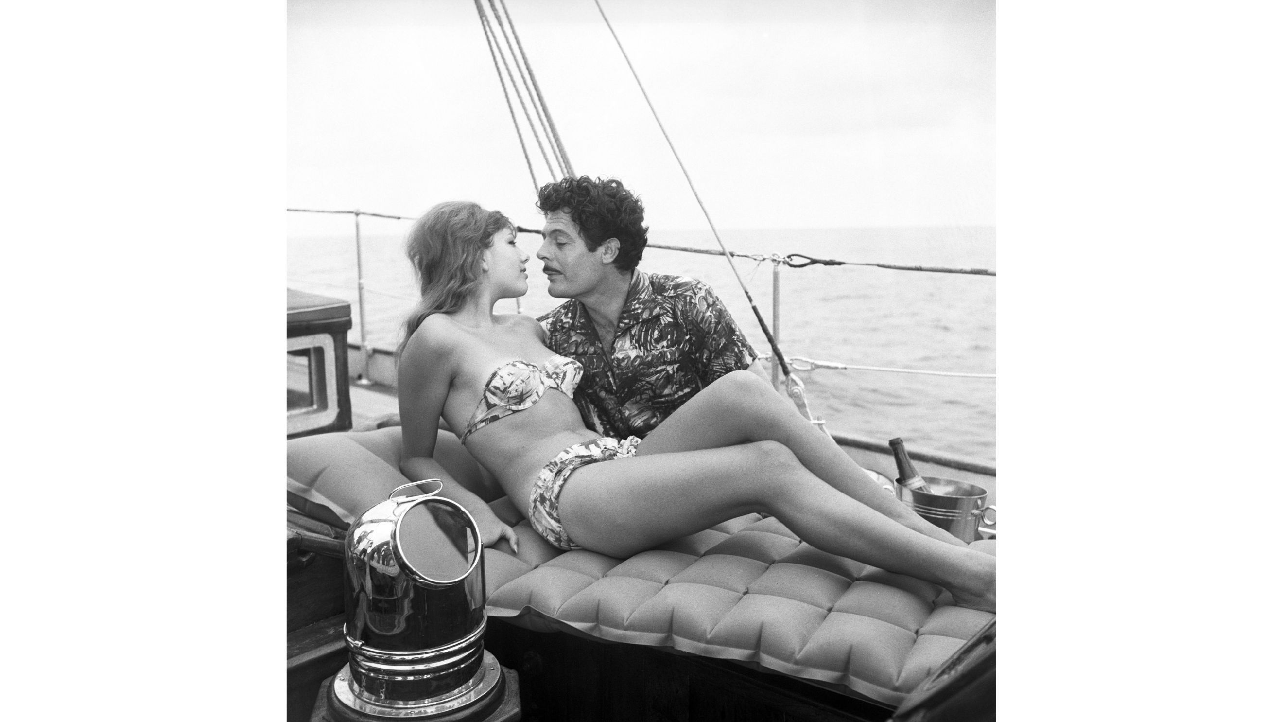 Marcello Mastroianni e Stefania Sandrelli nel film 'Divorzio all'italiana' (inizialmente chiamato 'Capriccio all'italiana') diretto da Pietro Germi. 1961 (Credit Image: © Mondadori Portfolio via ZUMA Press) - Credits: AGF