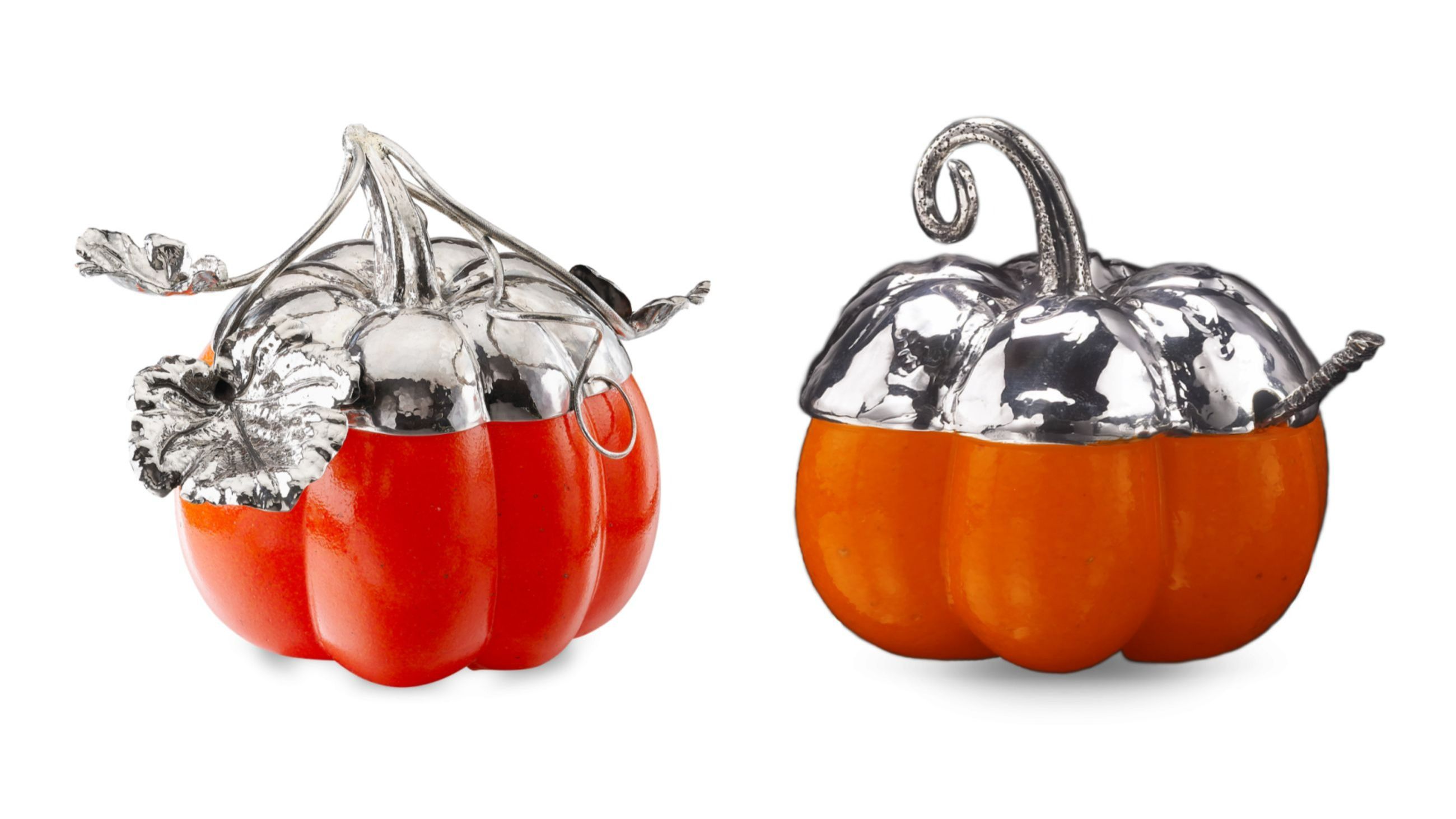 Da sinistra, il centrotavola ed il porta-marmellata a tema "zucca" Murano Glass in argento e vetro di Murano, della collezione Murano di Buccellati - Credits: Press Office