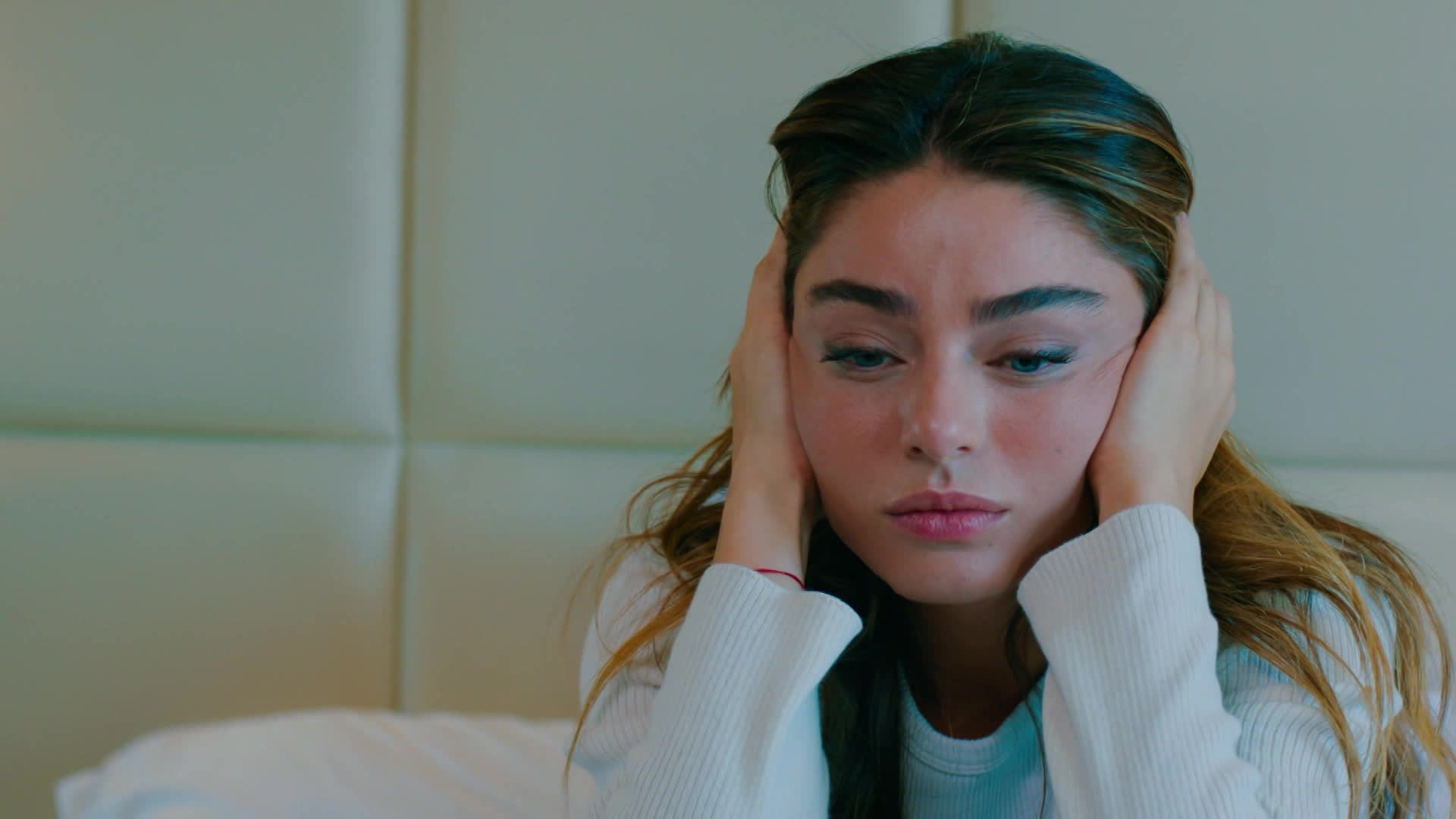Ayca Aysin Turan (Haziran) in una scena di Be my Sunshine