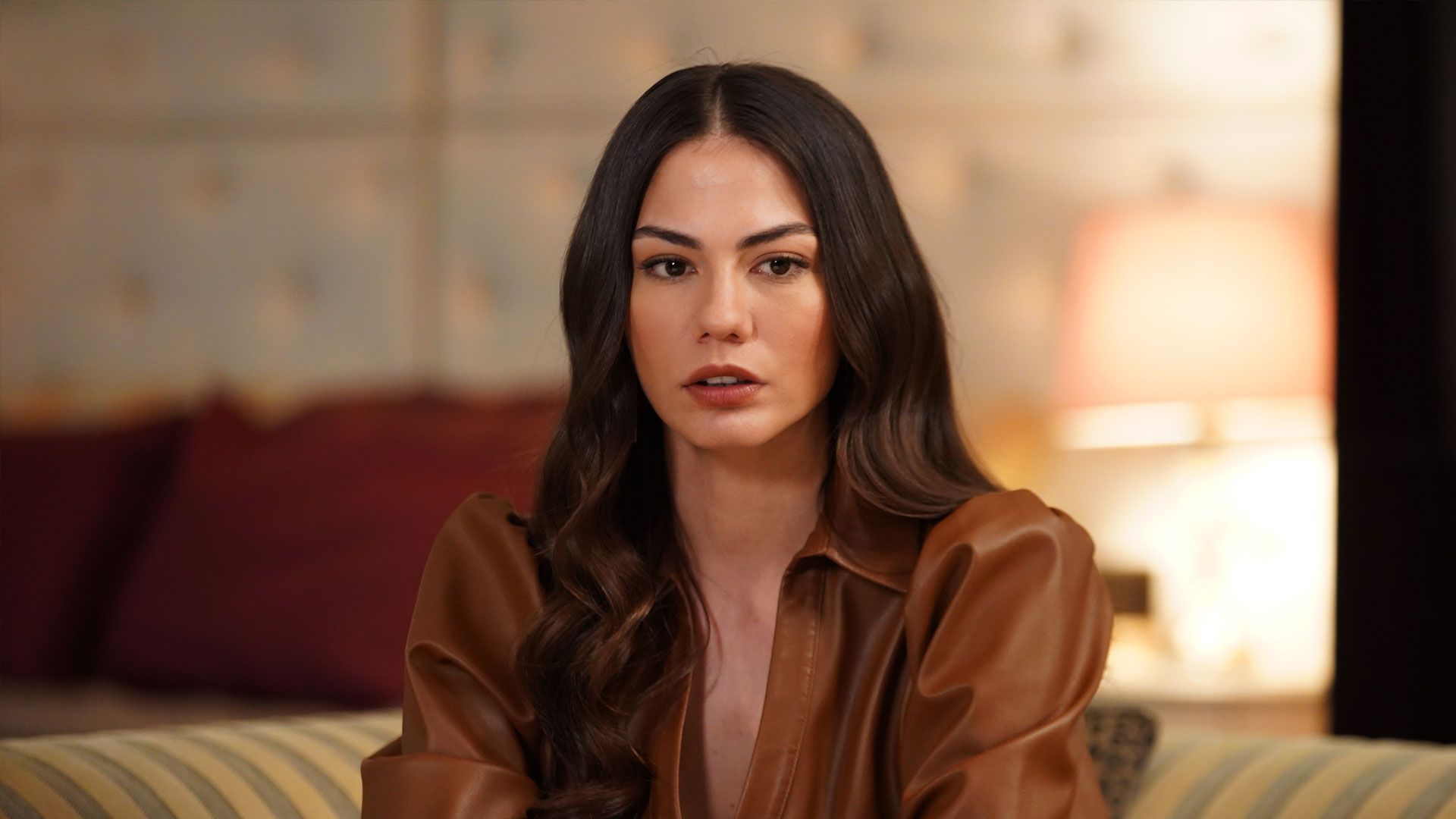 Demet Özdemir (Zeynep) in una scena di My home my destiny 2