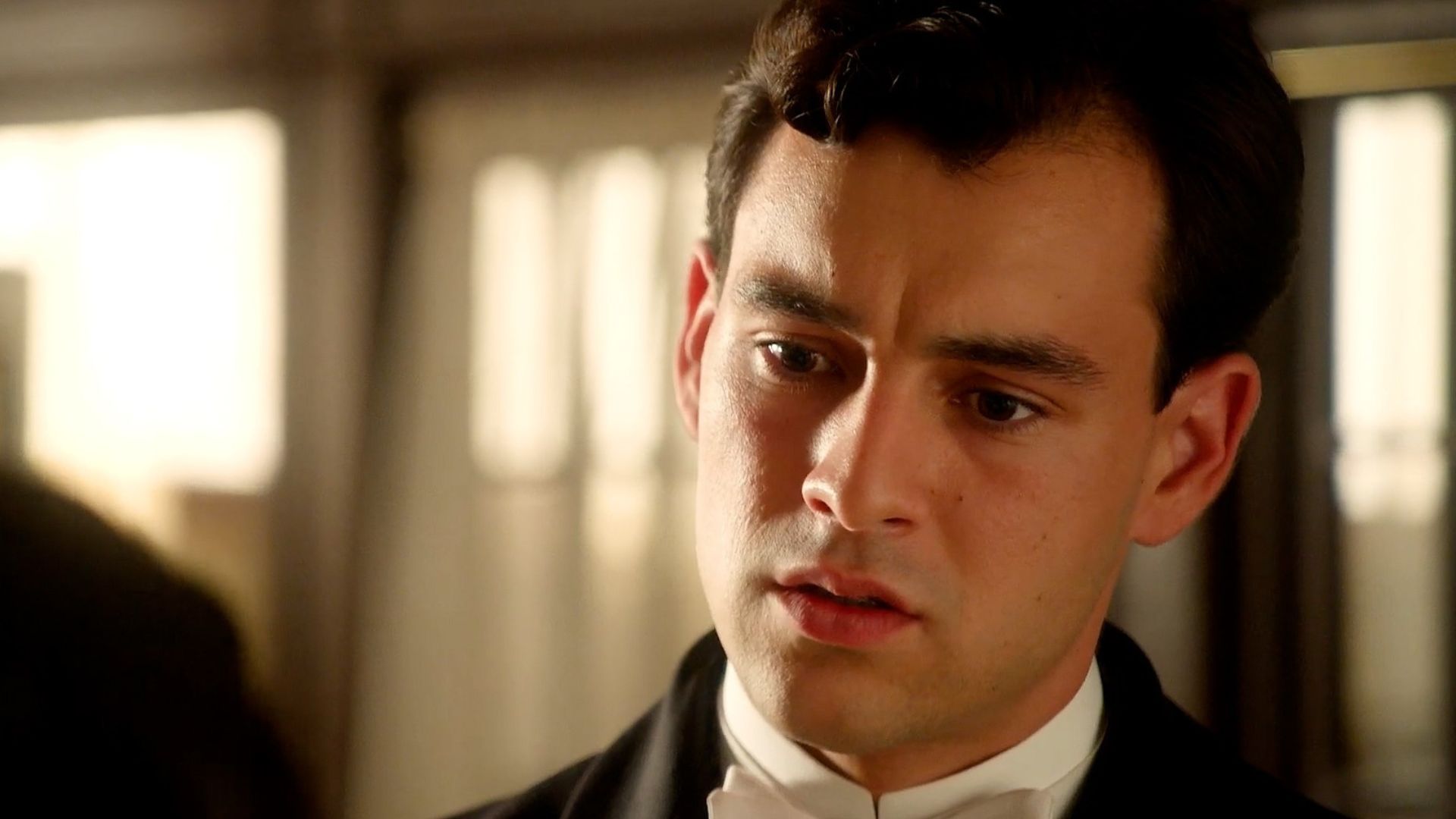 Xavi Lock (Curro) in una scena de La Promessa