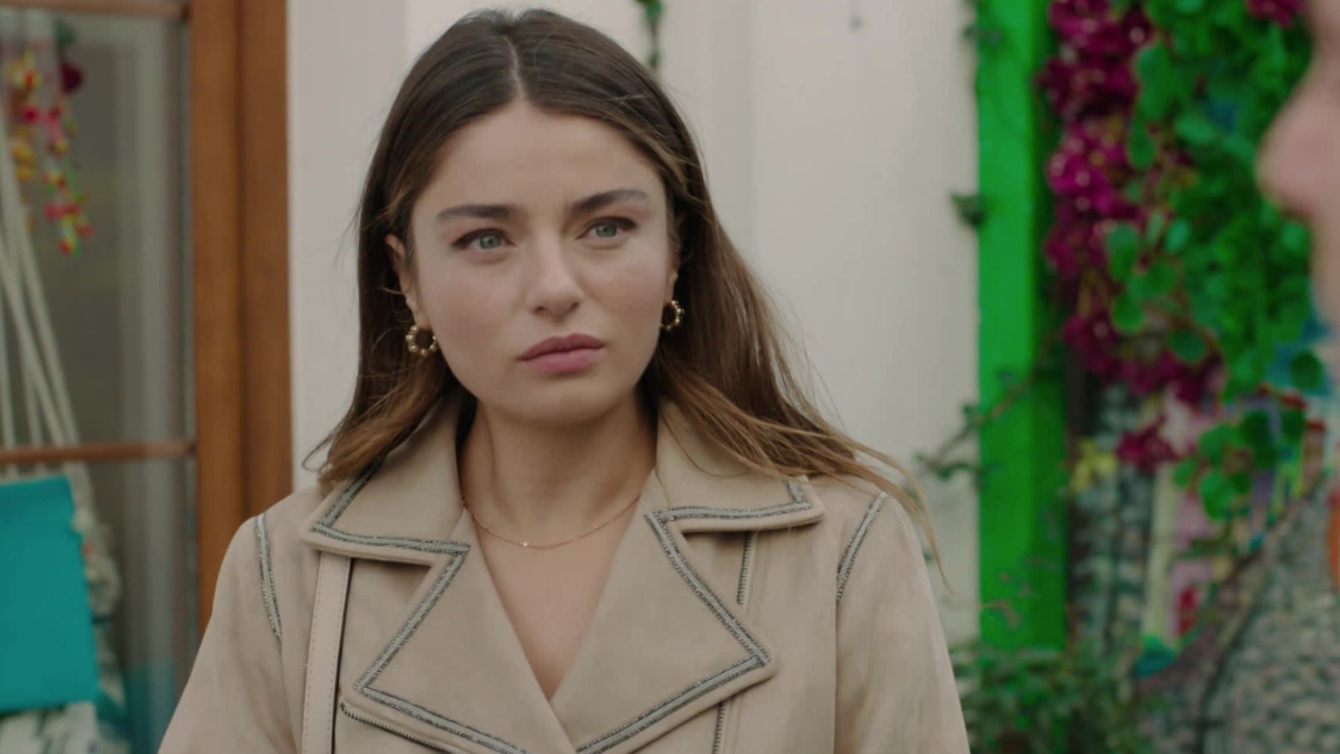 Ayca Aysin Turan (Haziran) in una scena di Be My Sunshine