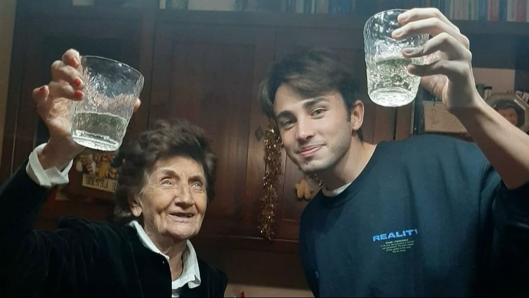 Riky con la nonna