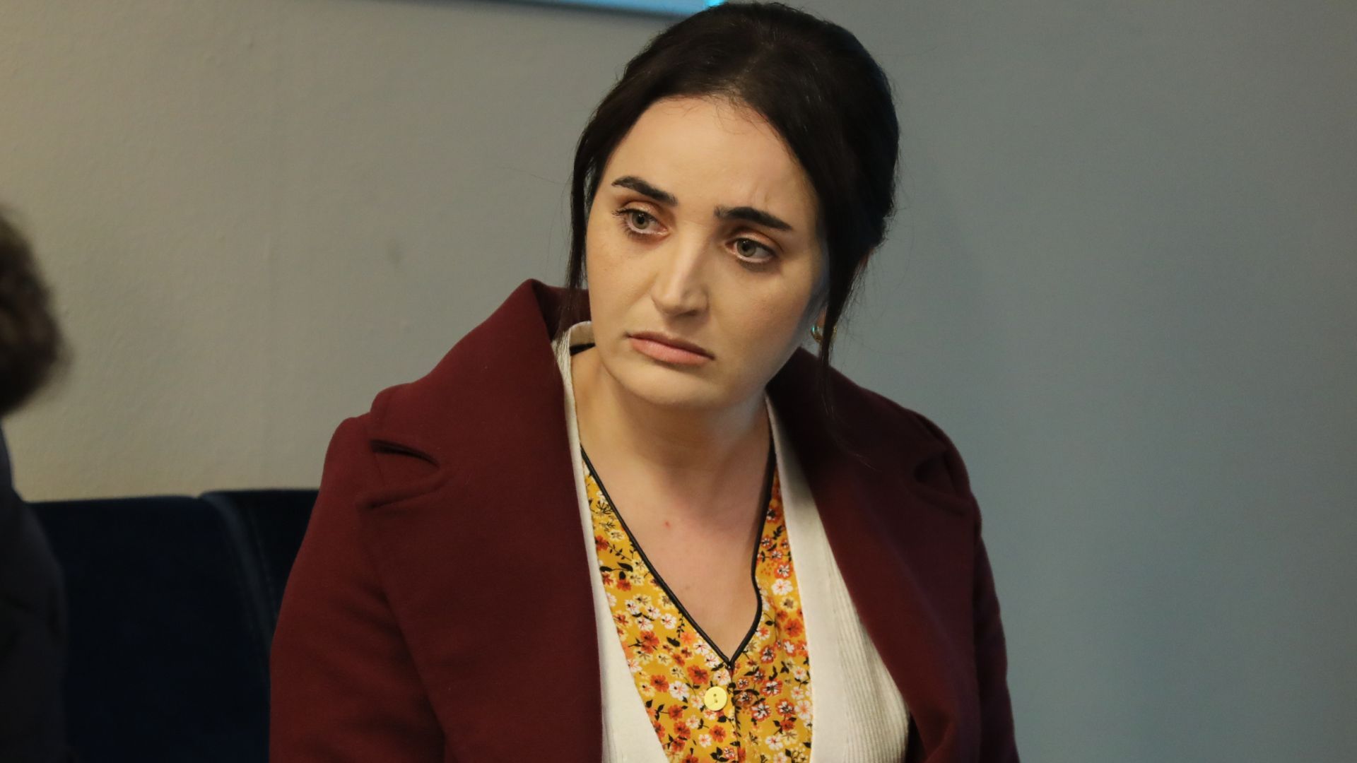 Fadik Sevin Atasoy (Sengul) in una scena di Tutto per la mia famiglia