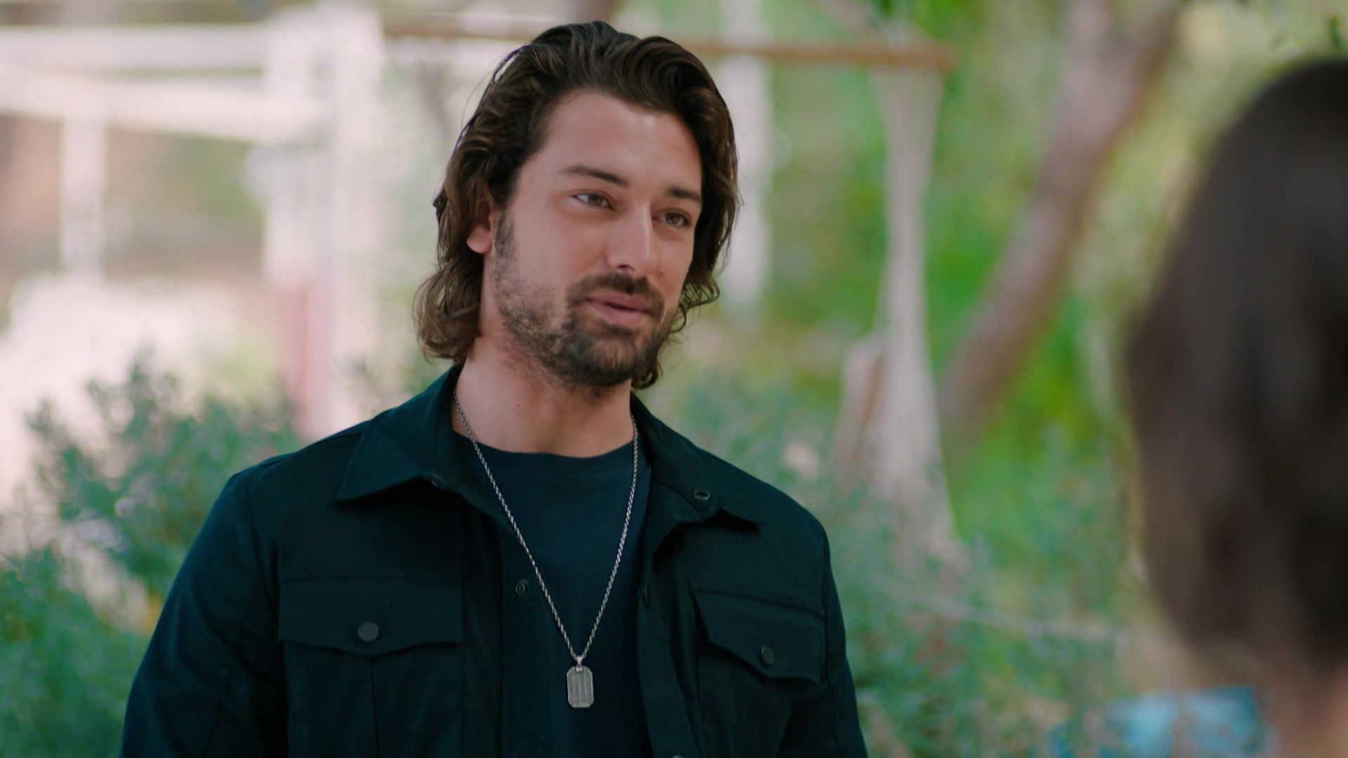 Alp Navruz (Poyraz) in una scena di Be my Sunshine