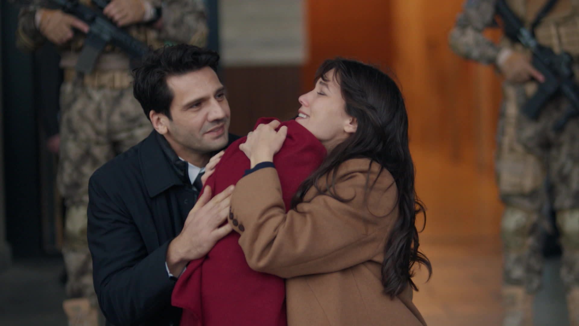 Ilgaz, Ceylin e Mercan in una scena di Segreti di famiglia 3