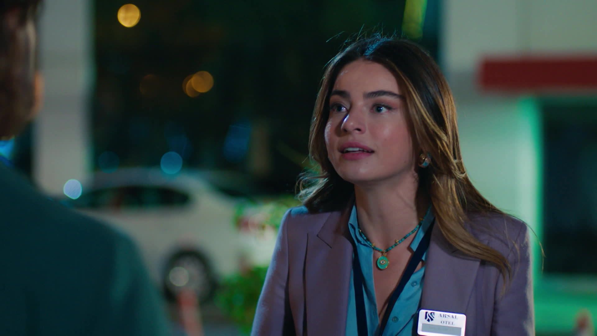 Ayca Aysin Turan (Haziran) in una scena di Be my Sunshine