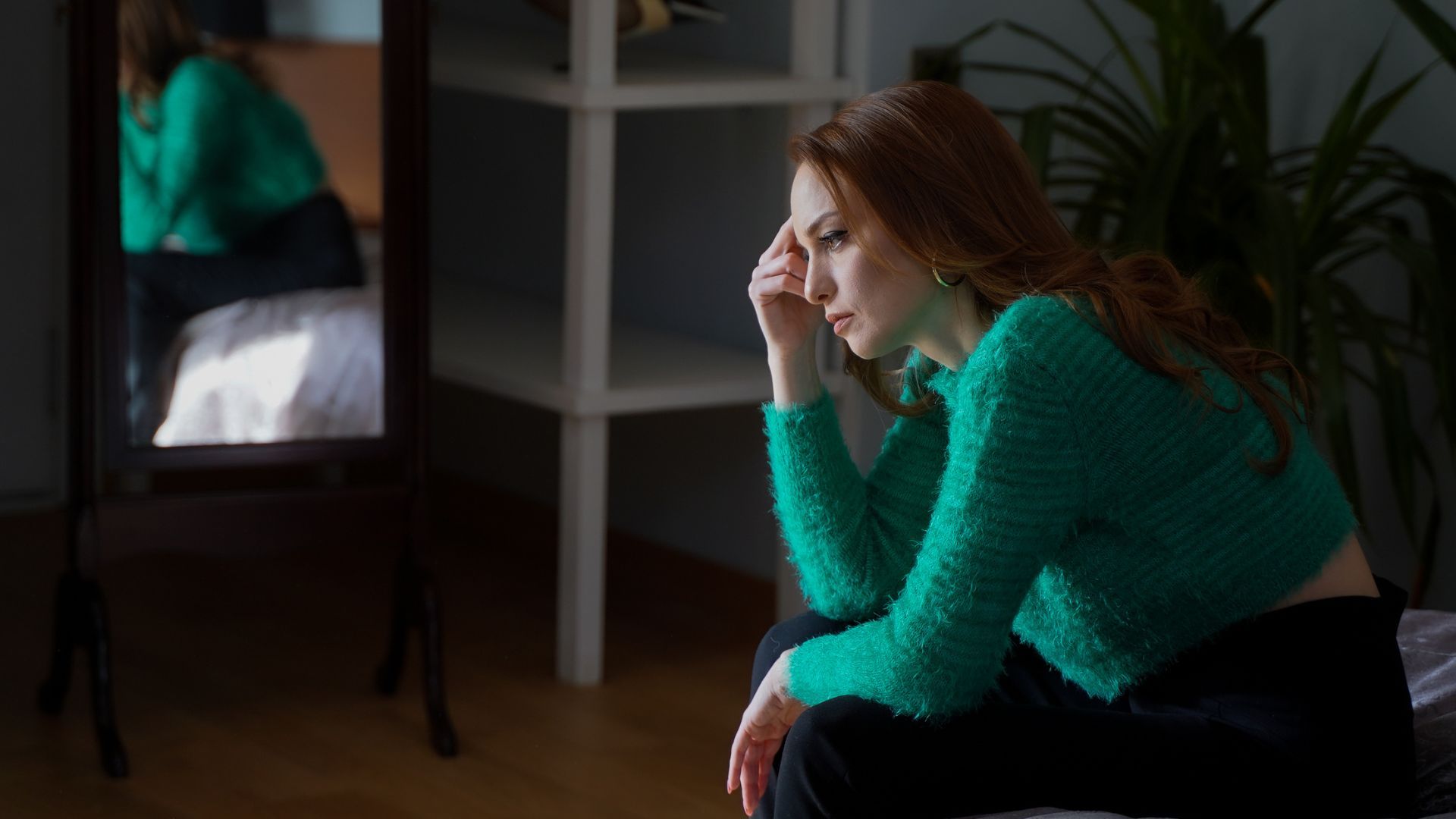 Nilperi Sahinkaya (Cansu) in una scena di Forbidden Fruit 4