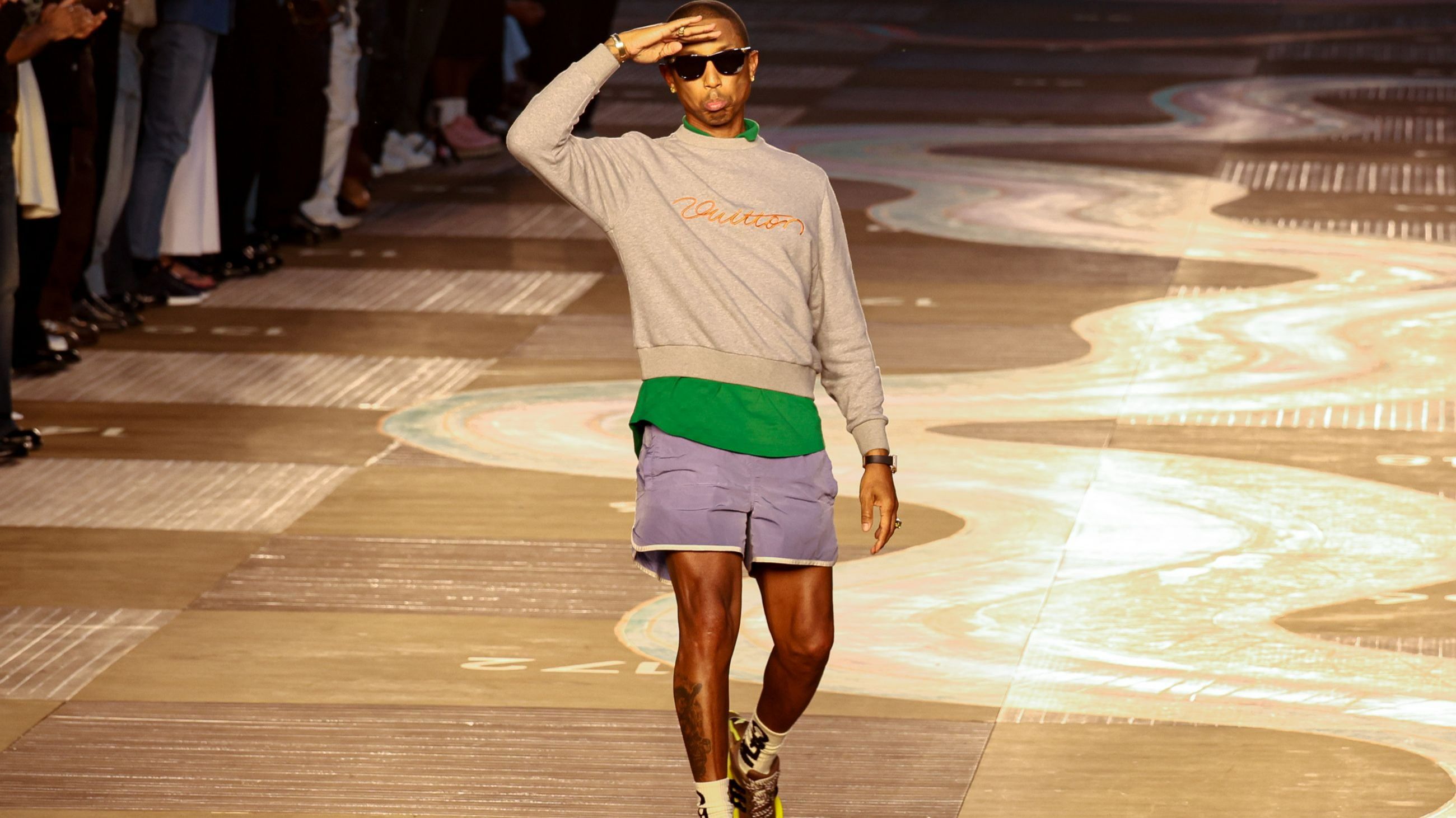 Pharrell Williams sfila durante la sfilata Louis Vuitton Uomo Primavera/Estate 2026 nell'ambito della Settimana della Moda di Parigi, 2025 - Credits Getty Images 
