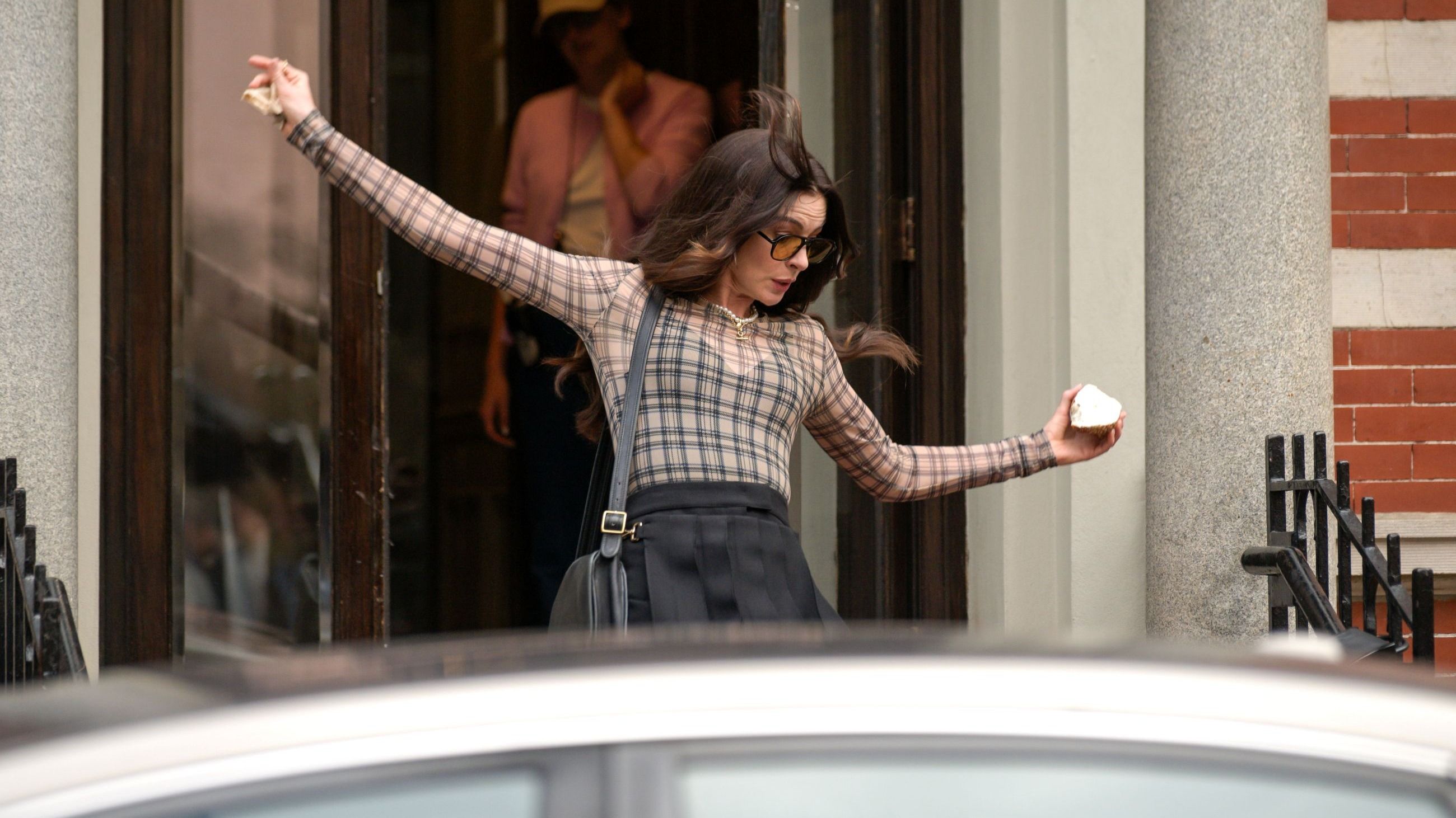 Anne Hathaway sul set de “Il Diavolo Veste Prada 2” a New York 
Credit Getty Images 
