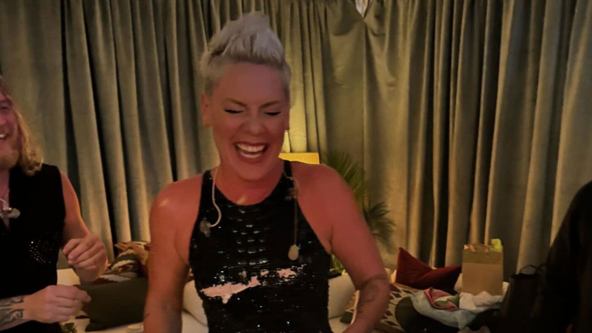 Instagram: @pink