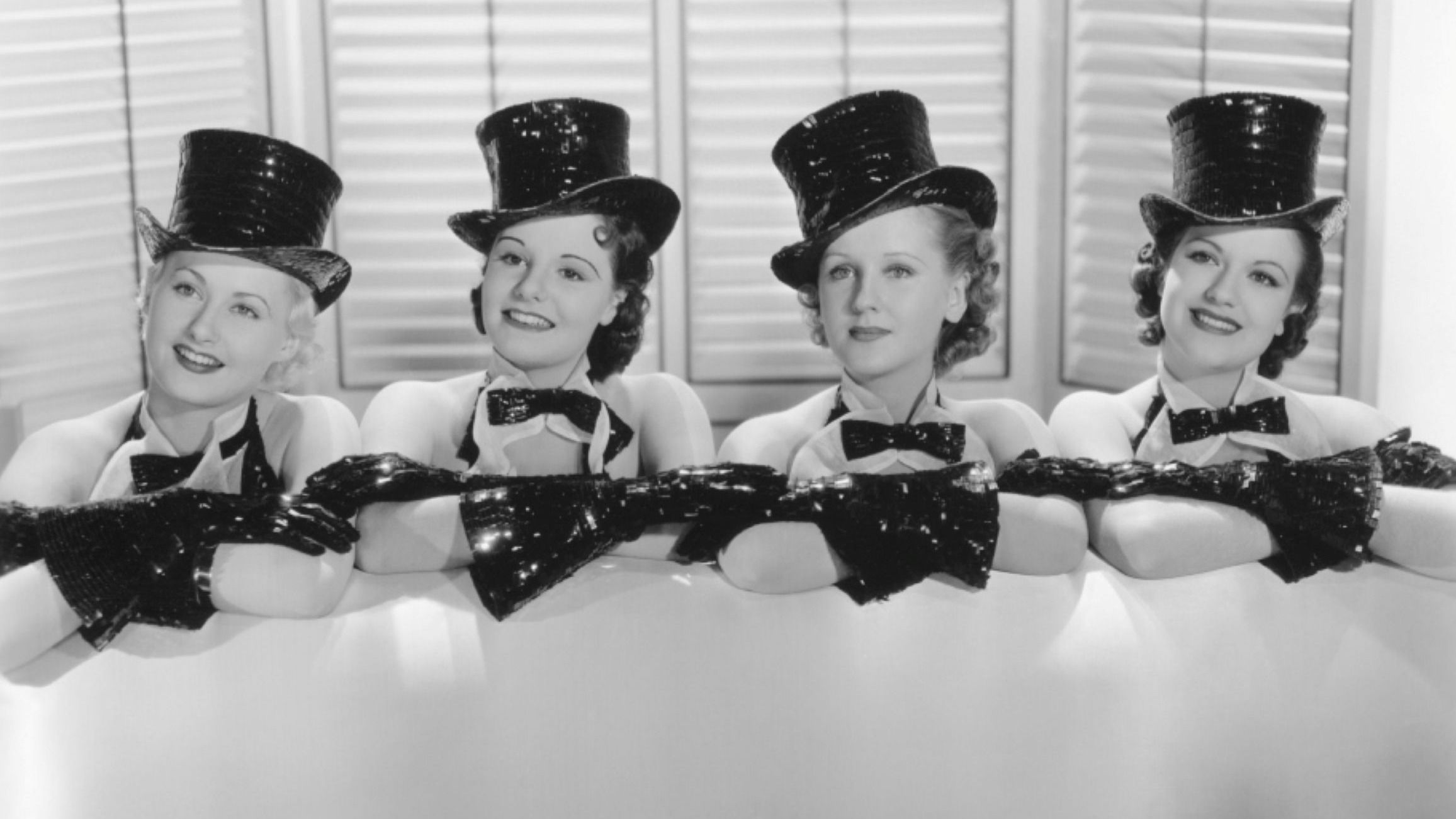 Le attrici Lynne Carver (conosciuta anche come Virginia Reid), Wanda Perry, Jane Hamilton ed Helen Wood con indosso i costumi da Goldwyn Girls nel film Kid Millions del 1934 - Credits: Getty Images