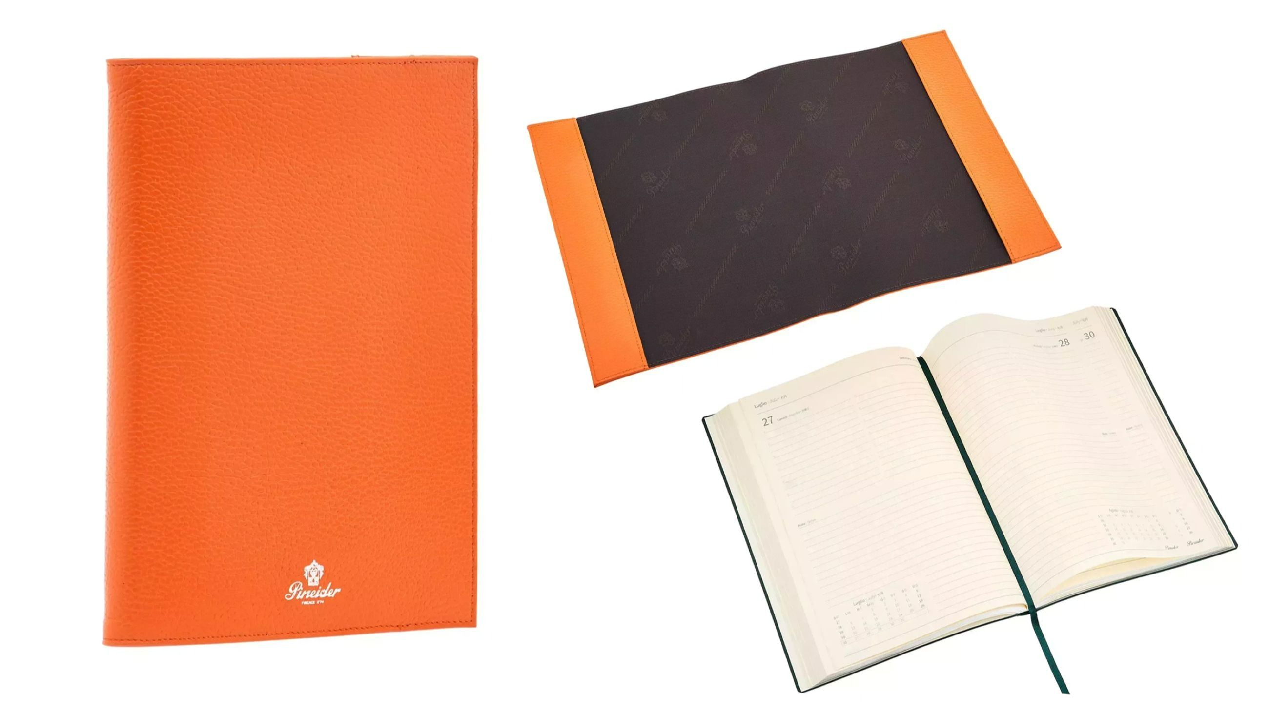 Cover in pelle arancione Pineider, interno con refill giornaliero aperto – Courtesy Press Office