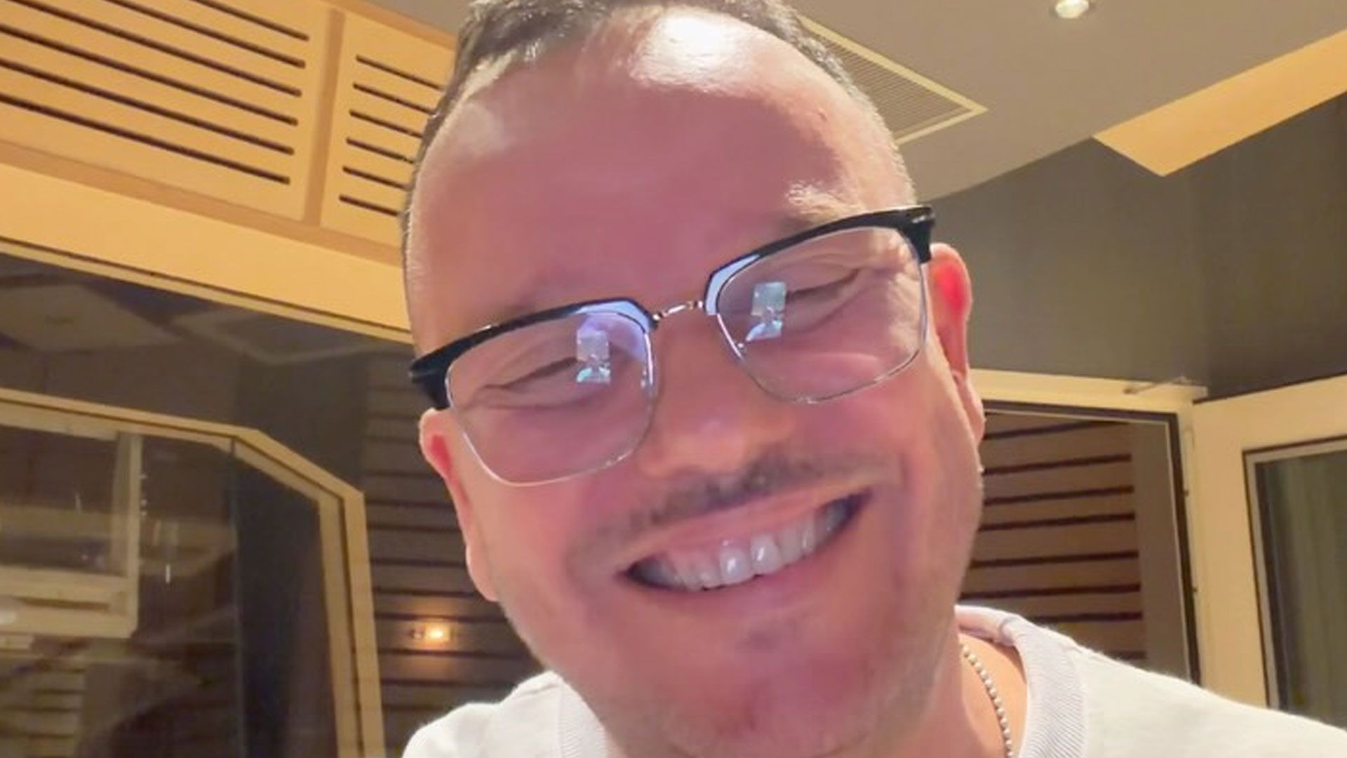 Gigi D'Alessio | Instagram: @gigidalessioreal