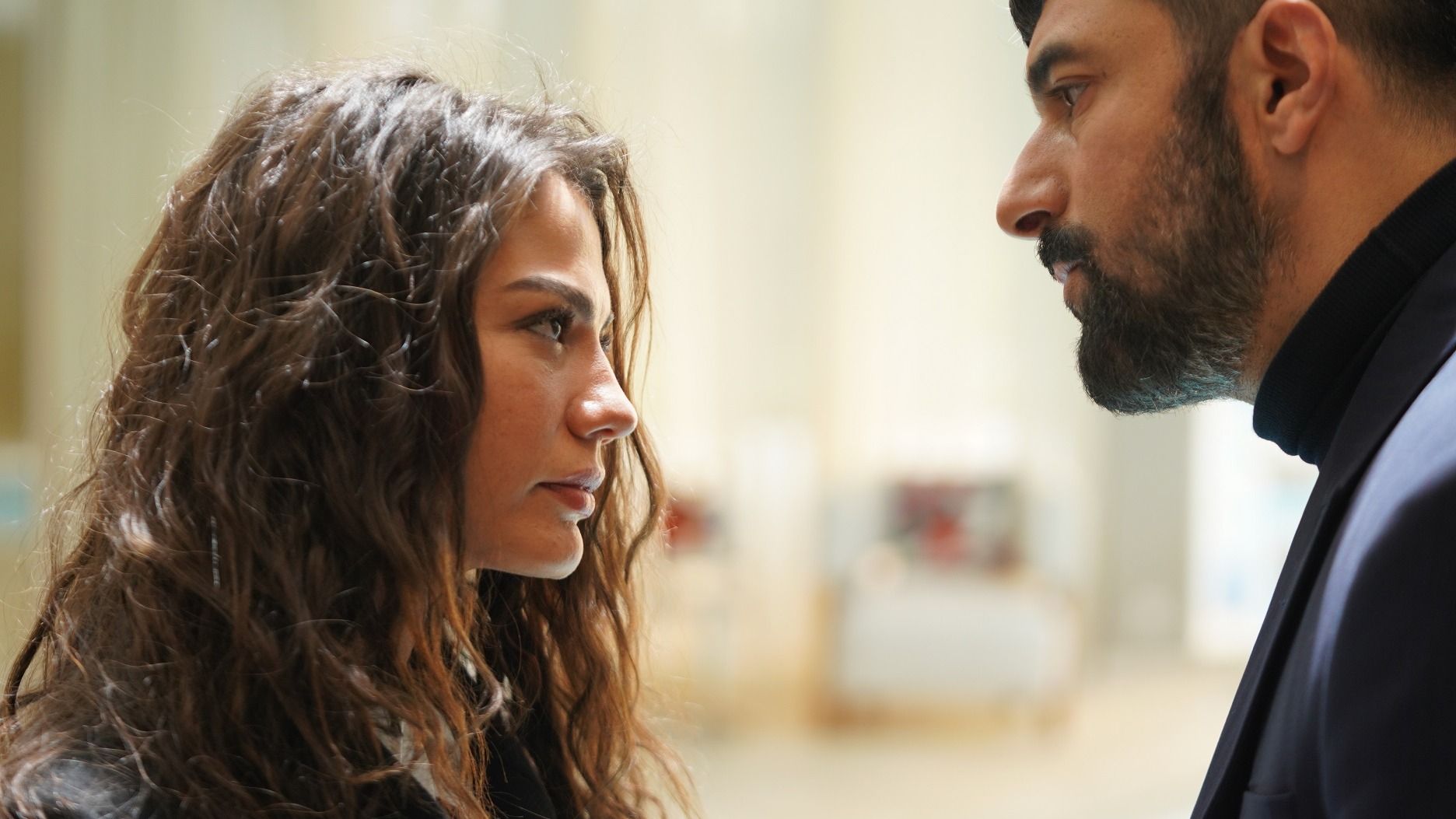 Demet Ozdemir in una scena di Io sono Farah