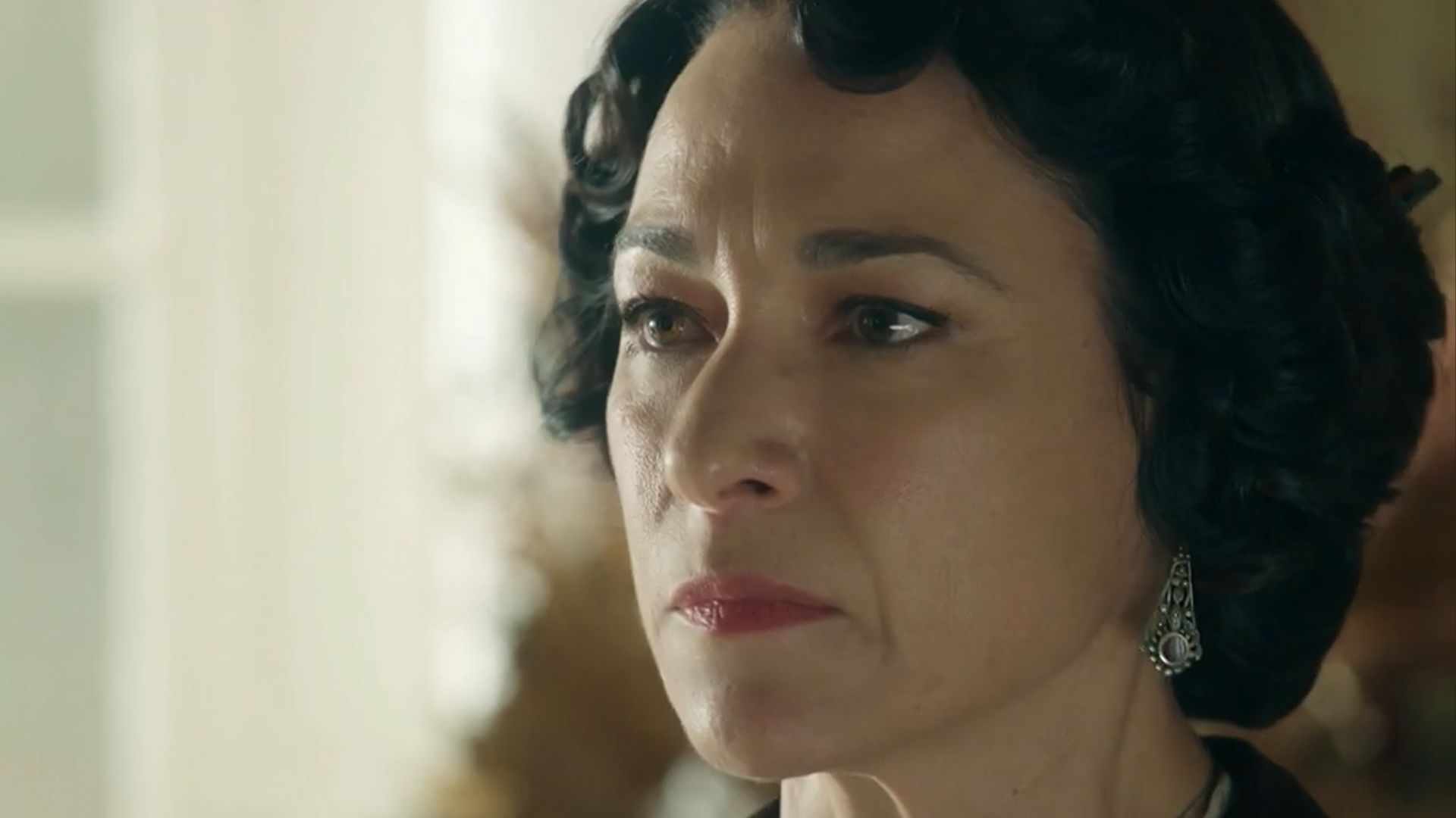 Sara Miquel (Leocadia) in una scena di La Promessa
