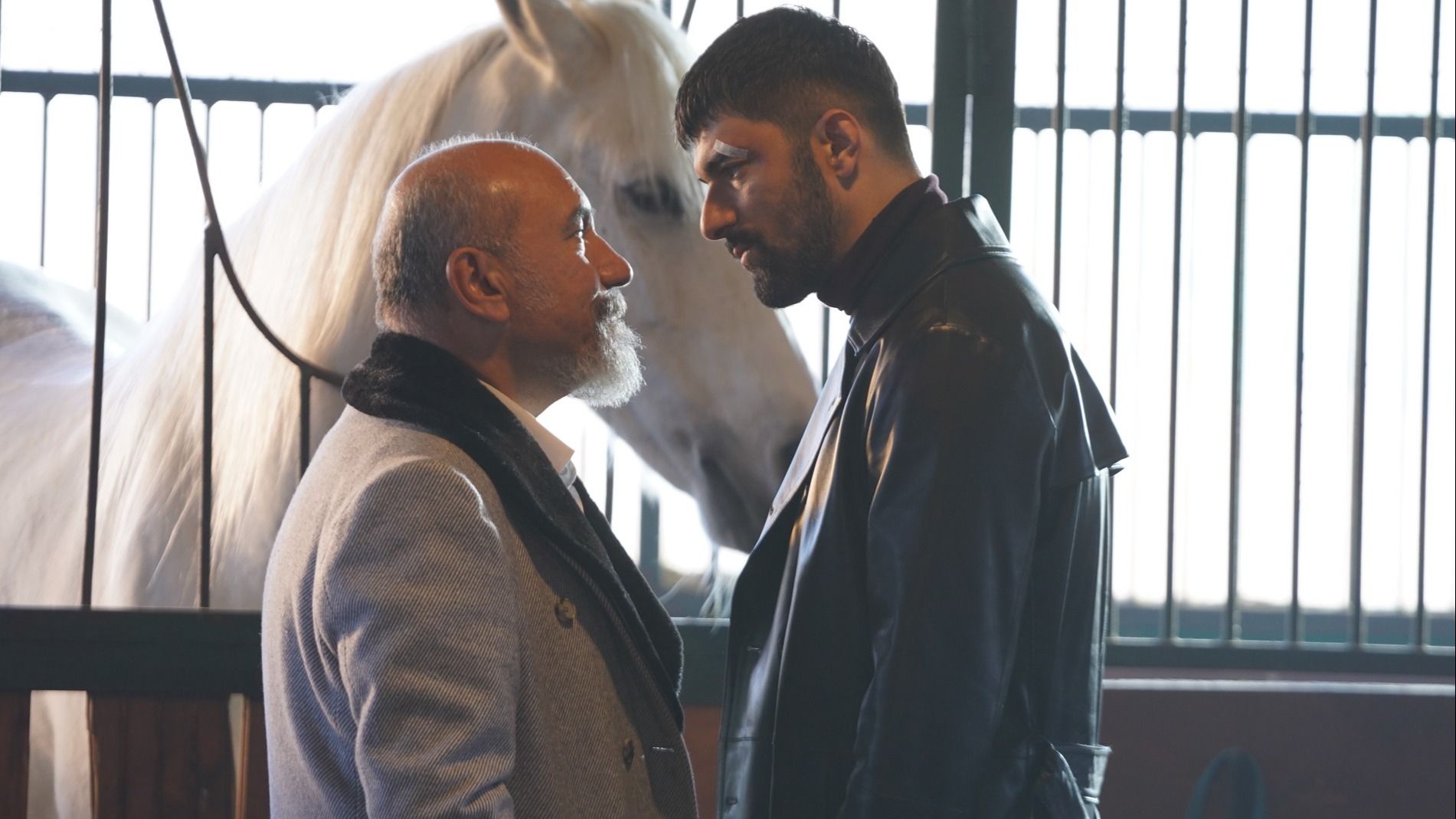 Tahir e Ali Galip in una scena di Io sono Farah