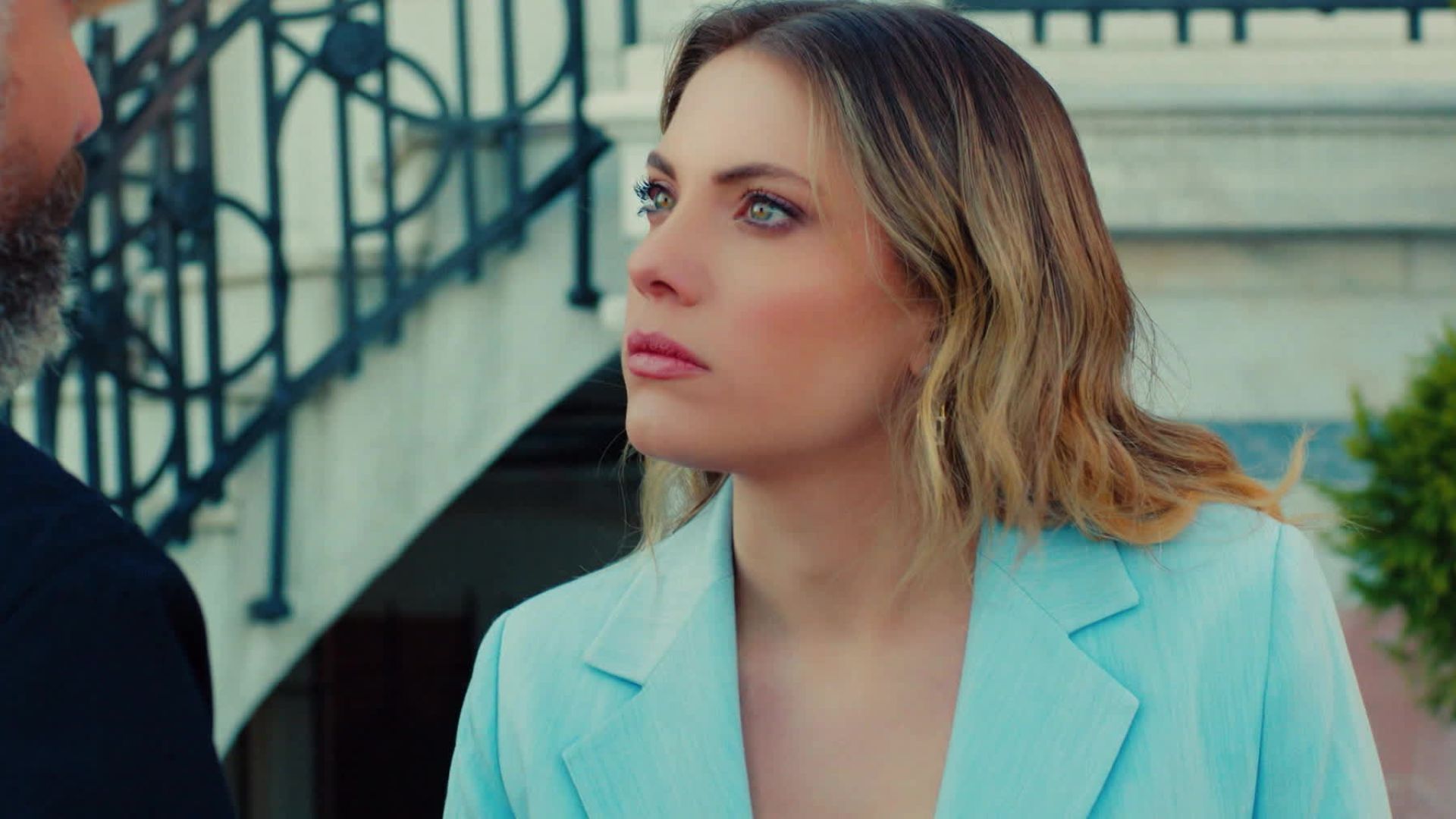 Yildiz in una scena di Forbidden Fruit 2