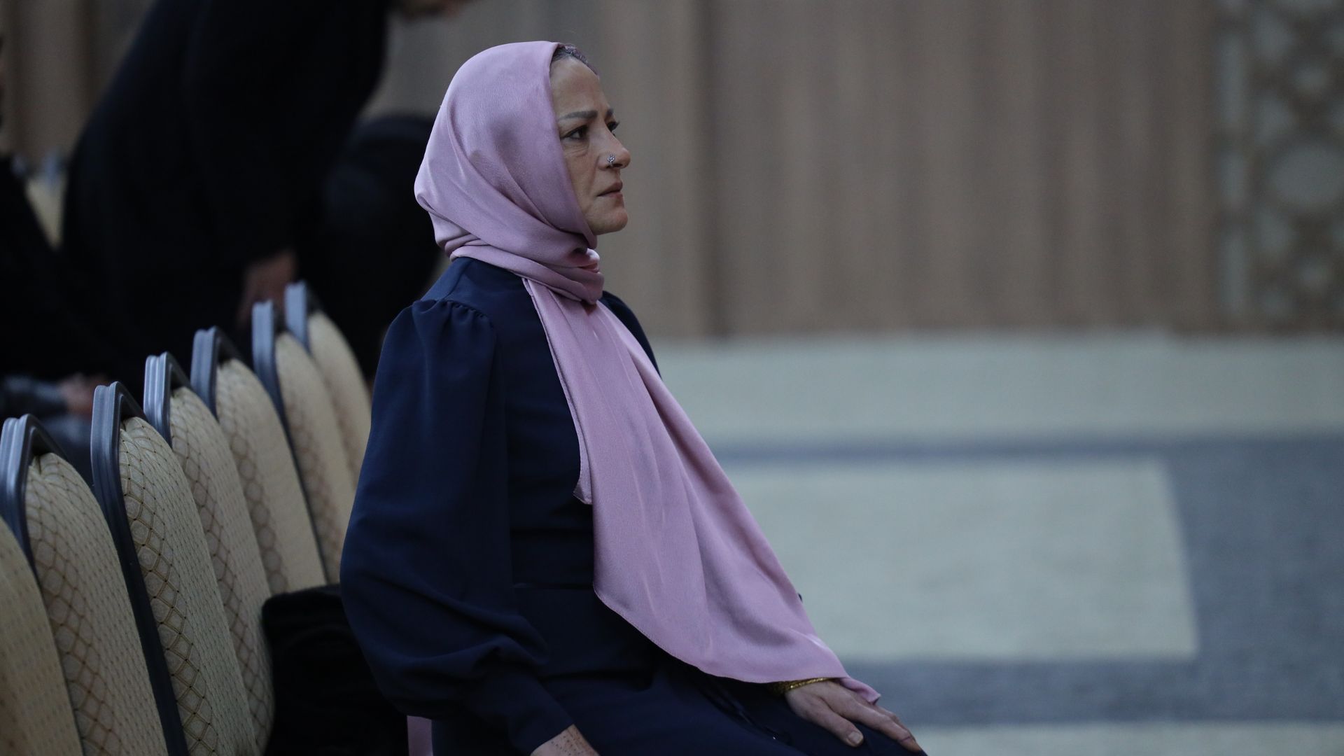 Ilkay Kayku Atalay (Fidan) in una scena di Far away