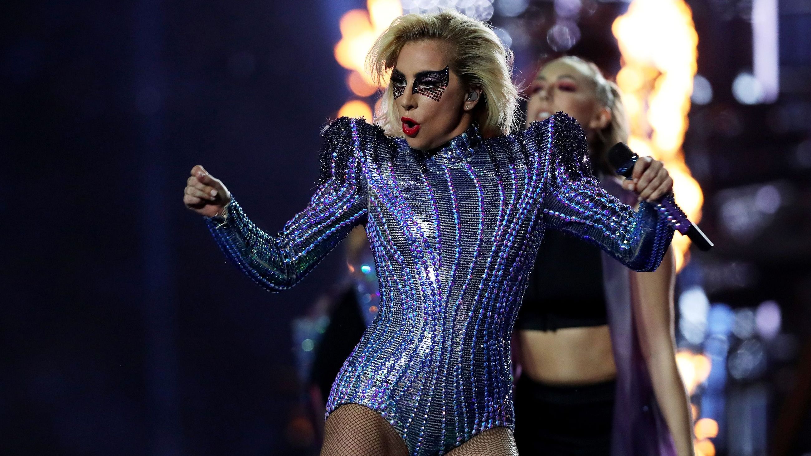 Lady Gaga si esibisce durante l’Halftime Show del Super Bowl 51 sponsorizzato da Pepsi Zero Sugar al NRG Stadium il 5 febbraio 2017 a Houston, Texas
Credits: Getty Images