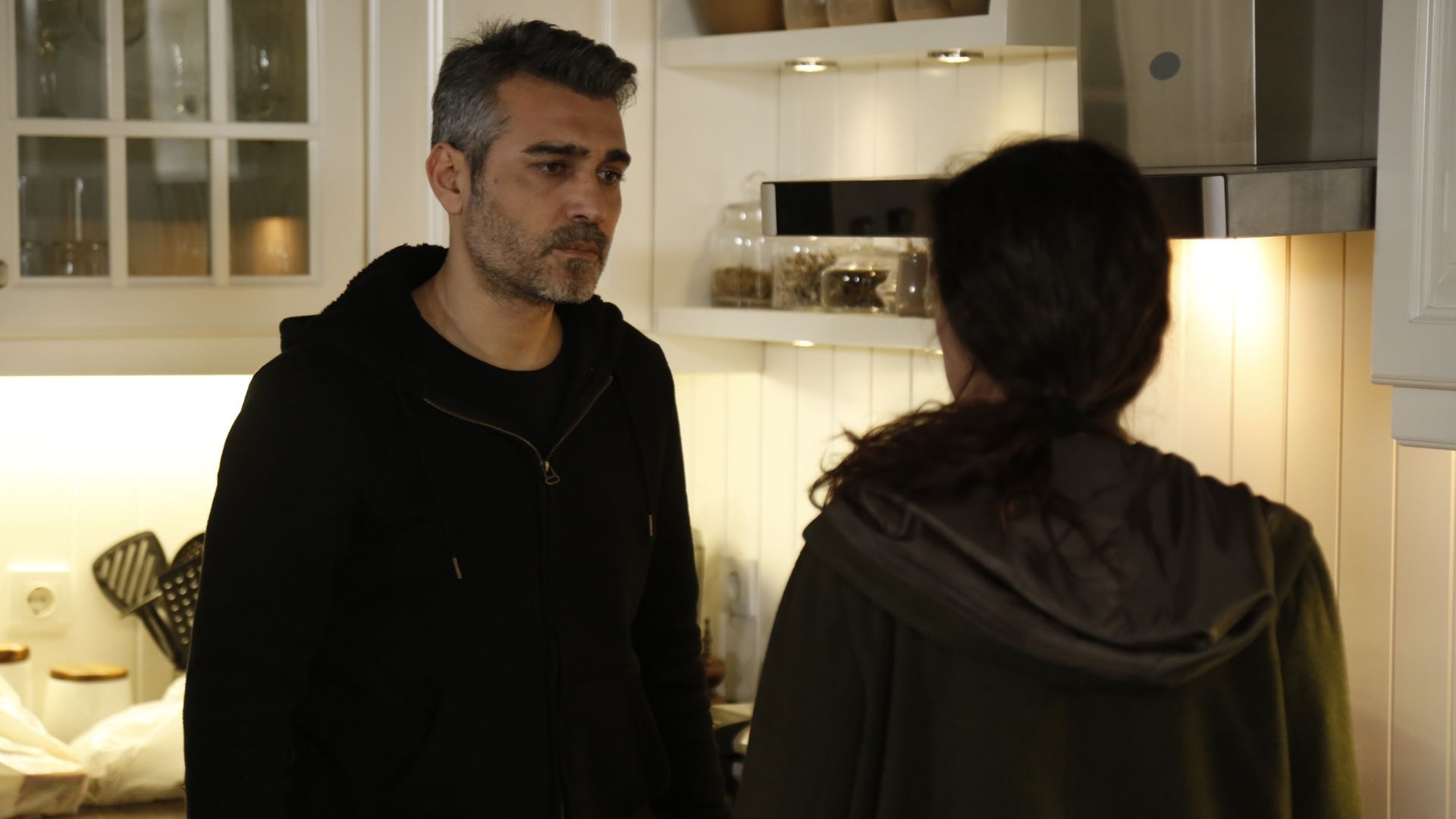 Sarp in una scena de La forza di una donna 2