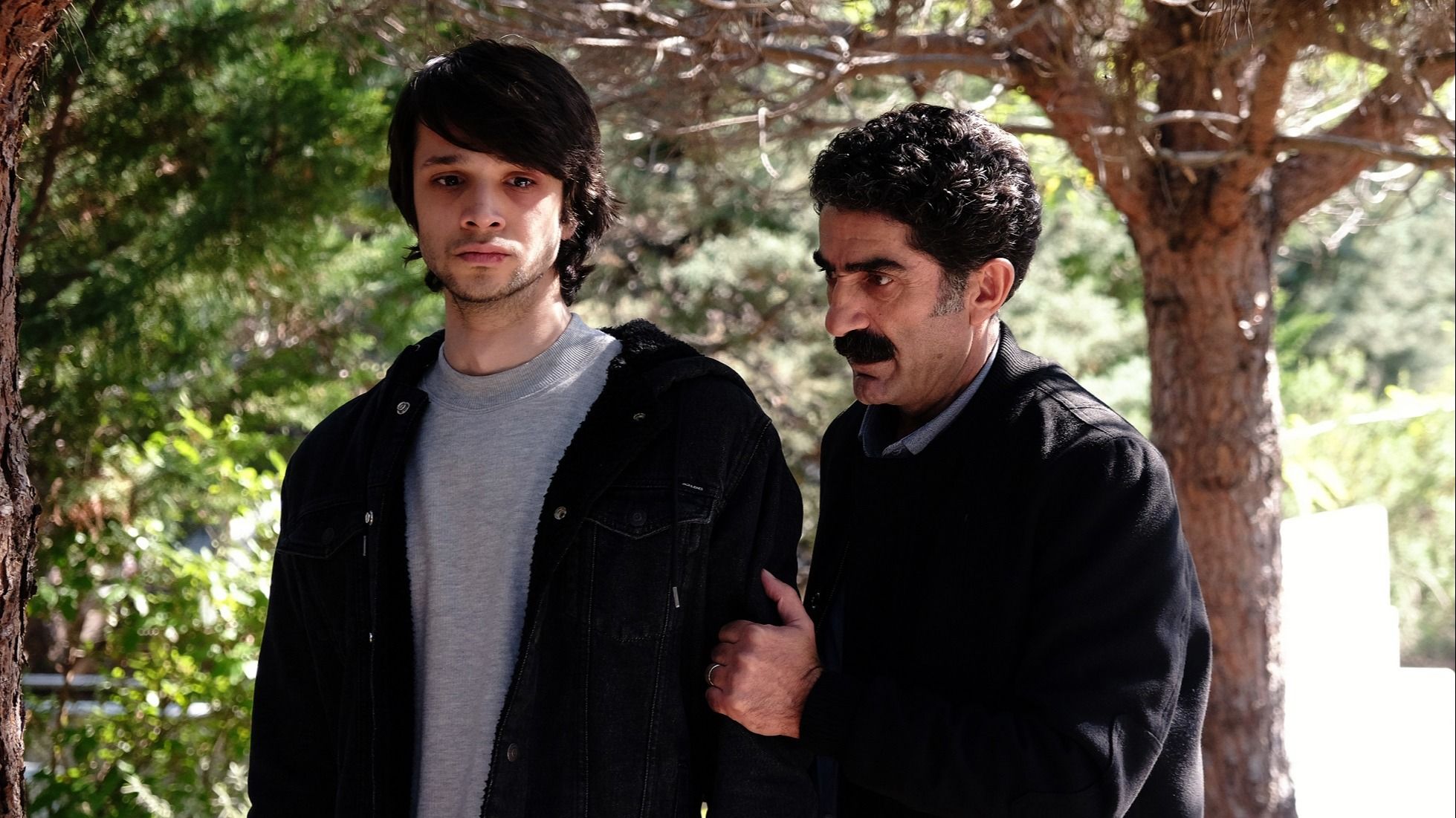 Cinar e Zafer in una scena di Segreti di Famiglia