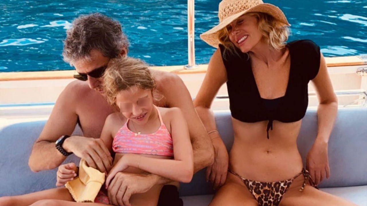 Alessia Marcuzzi con il marito Paolo Calabresi Marconi e la figlia Mia Facchinetti (Foto Instagram @alessiamarcuzzi)