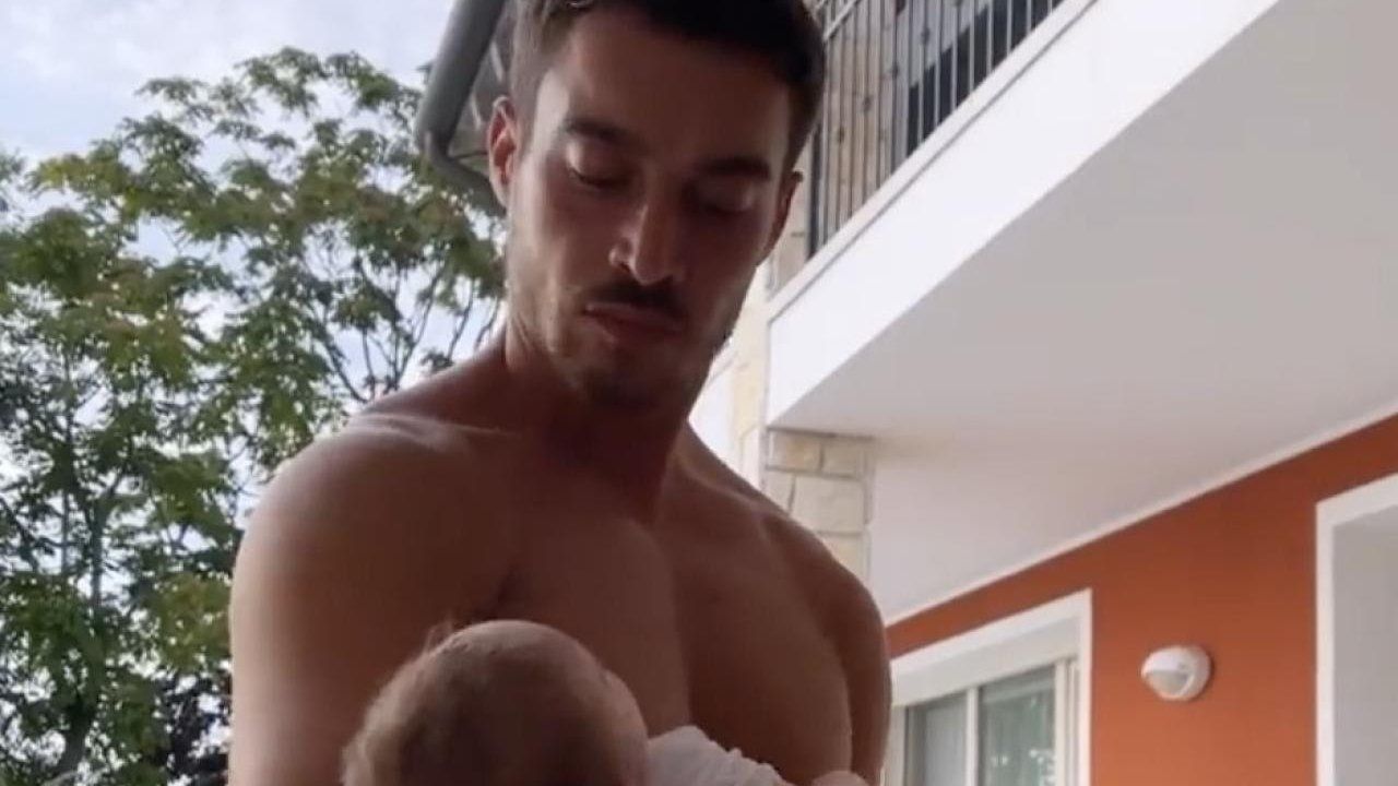 Antonino Spinalbese (storie Instagram Belén Rodriguez)