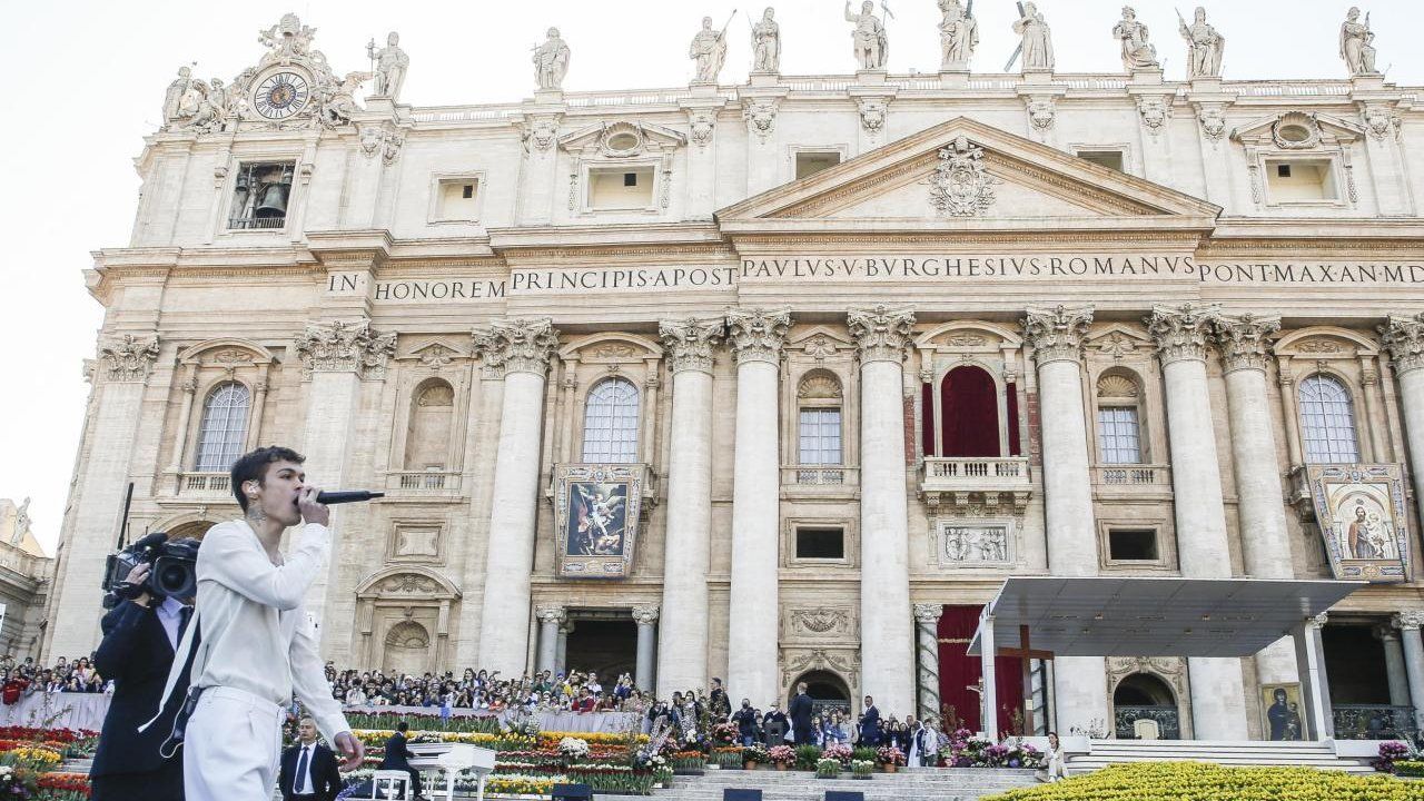 Blanco in Piazza San Pietro (foto Ansa)